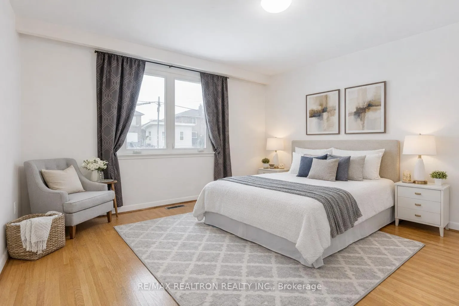 Photo 13 of 190 Ranee Avenue, Toronto, Englemount-Lawrence — HOMEH