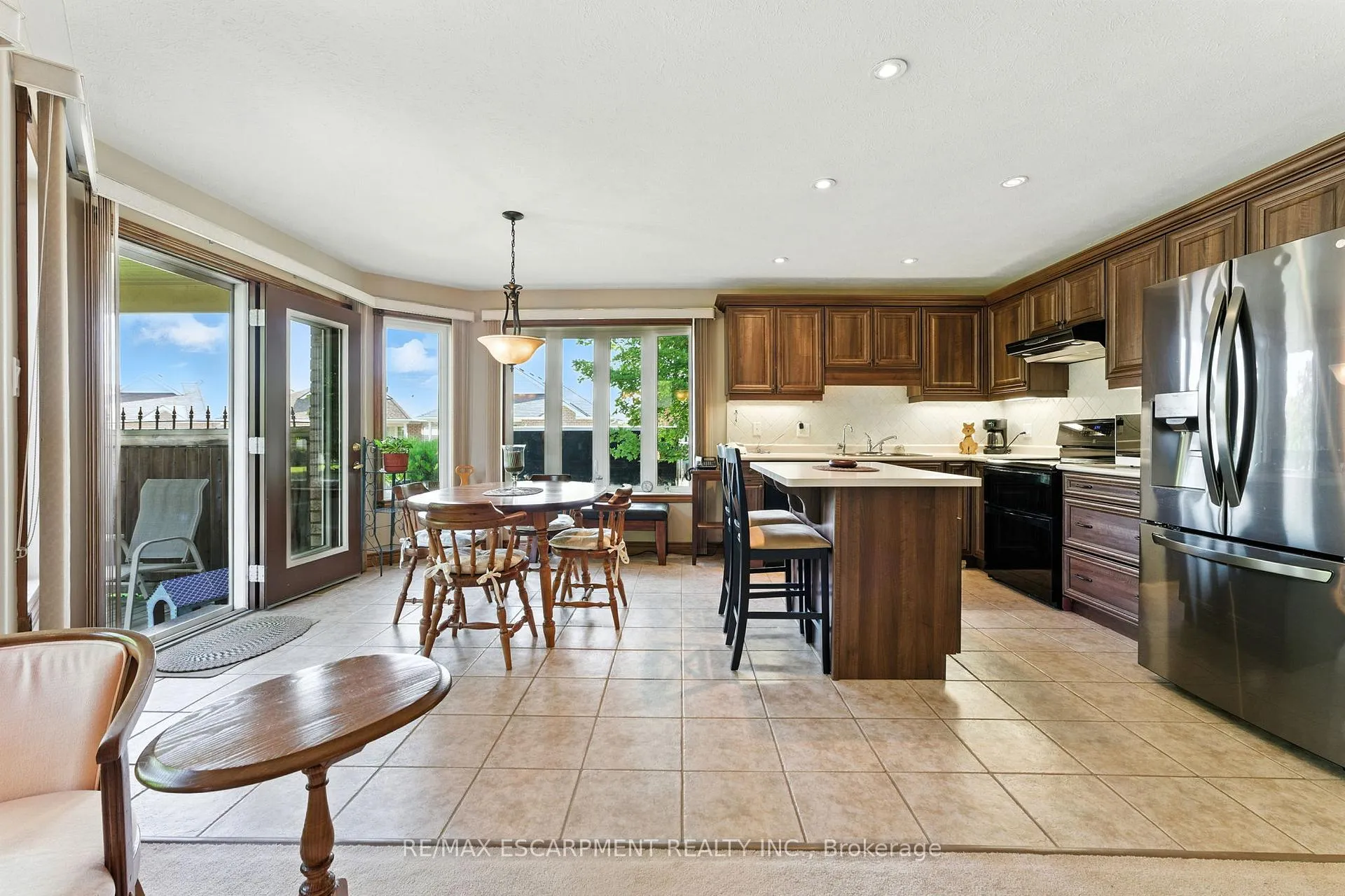 Photo 10 of 50 Upper Canada Drive, Norfolk, Port Rowan — HOMEH