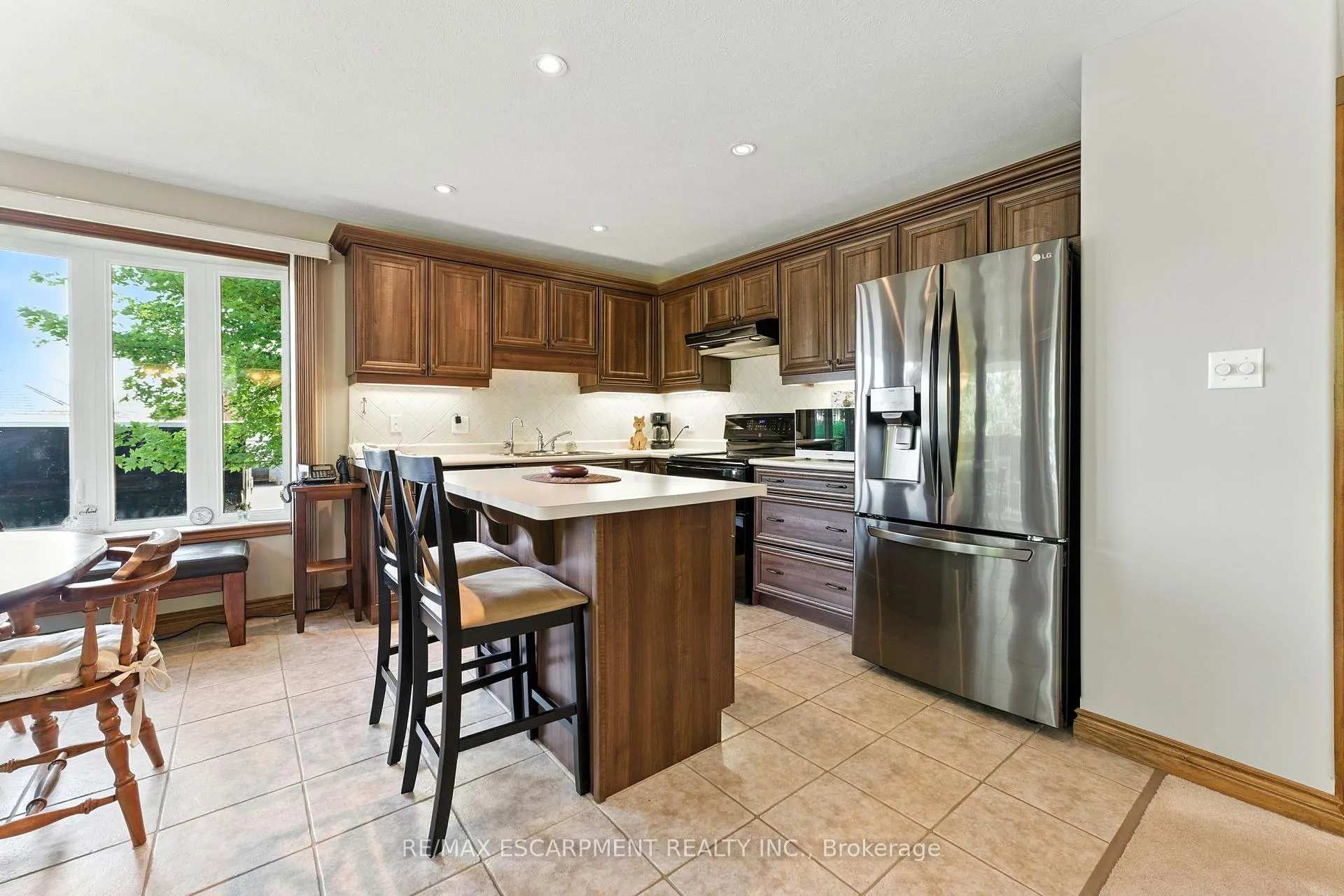 Photo 11 of 50 Upper Canada Drive, Norfolk, Port Rowan — HOMEH