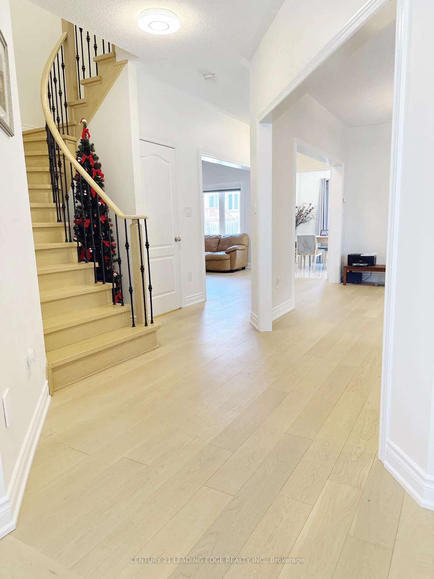 Photo 3 of 380 Elson Street, Markham, Cedarwood — HOMEH