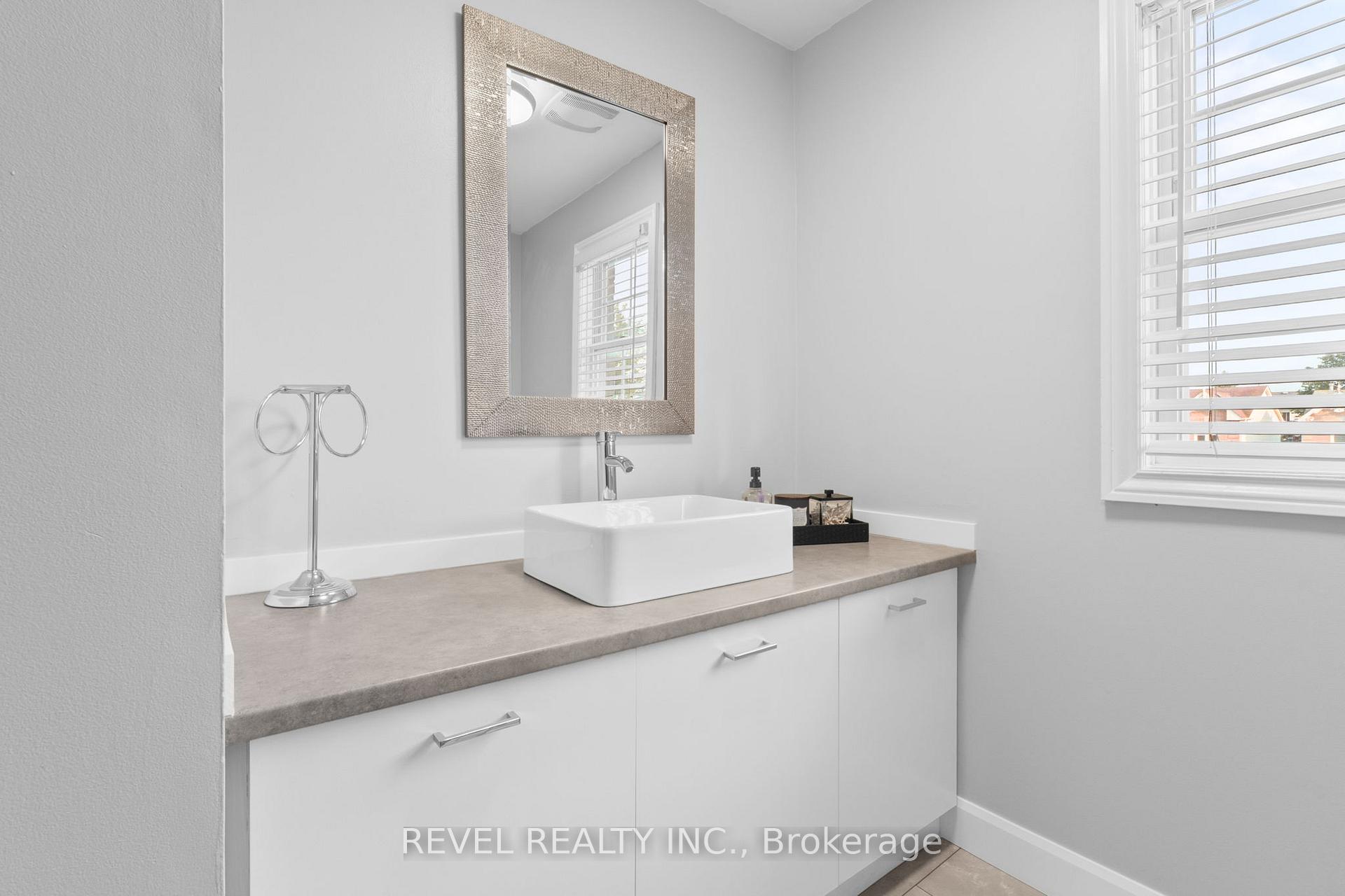 Photo 9 of 70 Yorkville Drive, Clarington, Courtice — HOMEH