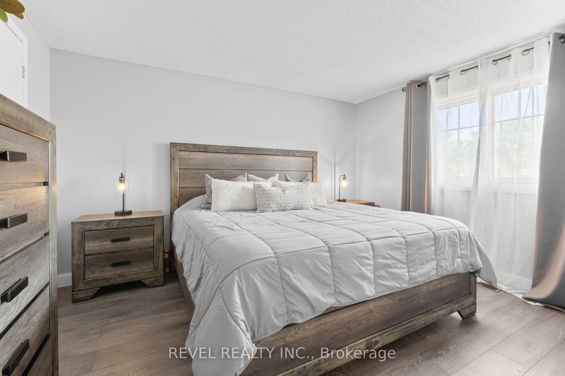 Photo 10 of 70 Yorkville Drive, Clarington, Courtice — HOMEH