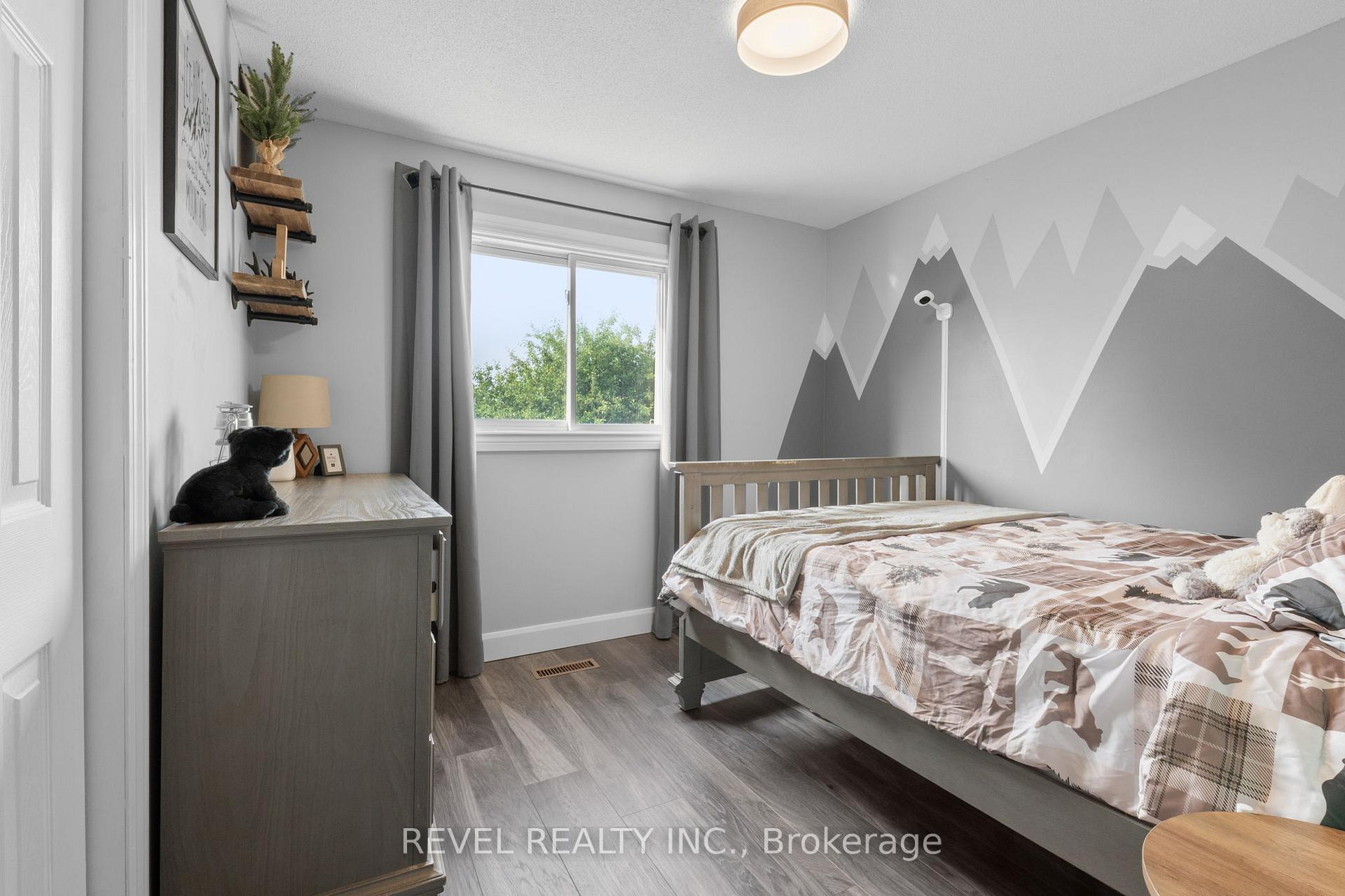 Photo 13 of 70 Yorkville Drive, Clarington, Courtice — HOMEH