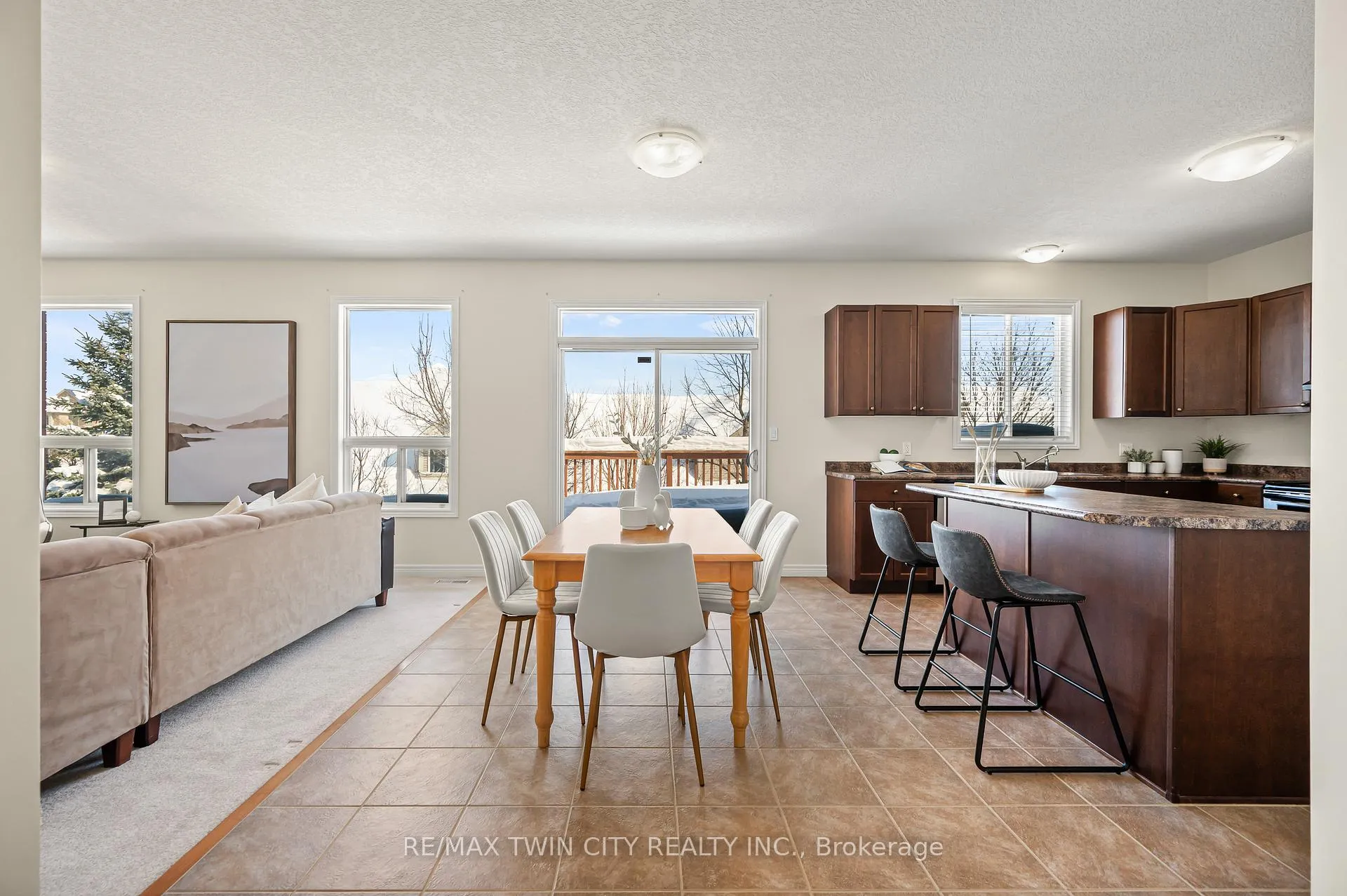 Photo 17 of 781 Klosters Drive, Waterloo — HOMEH