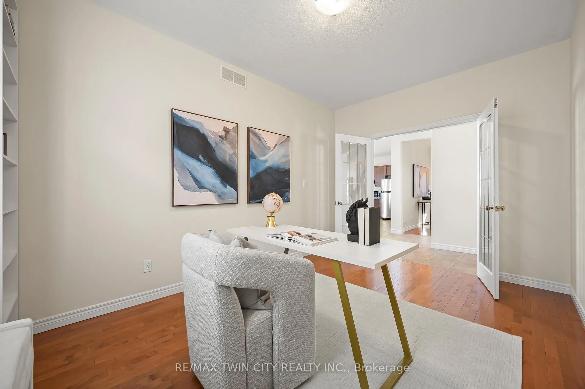 Photo 22 of 781 Klosters Drive, Waterloo — HOMEH