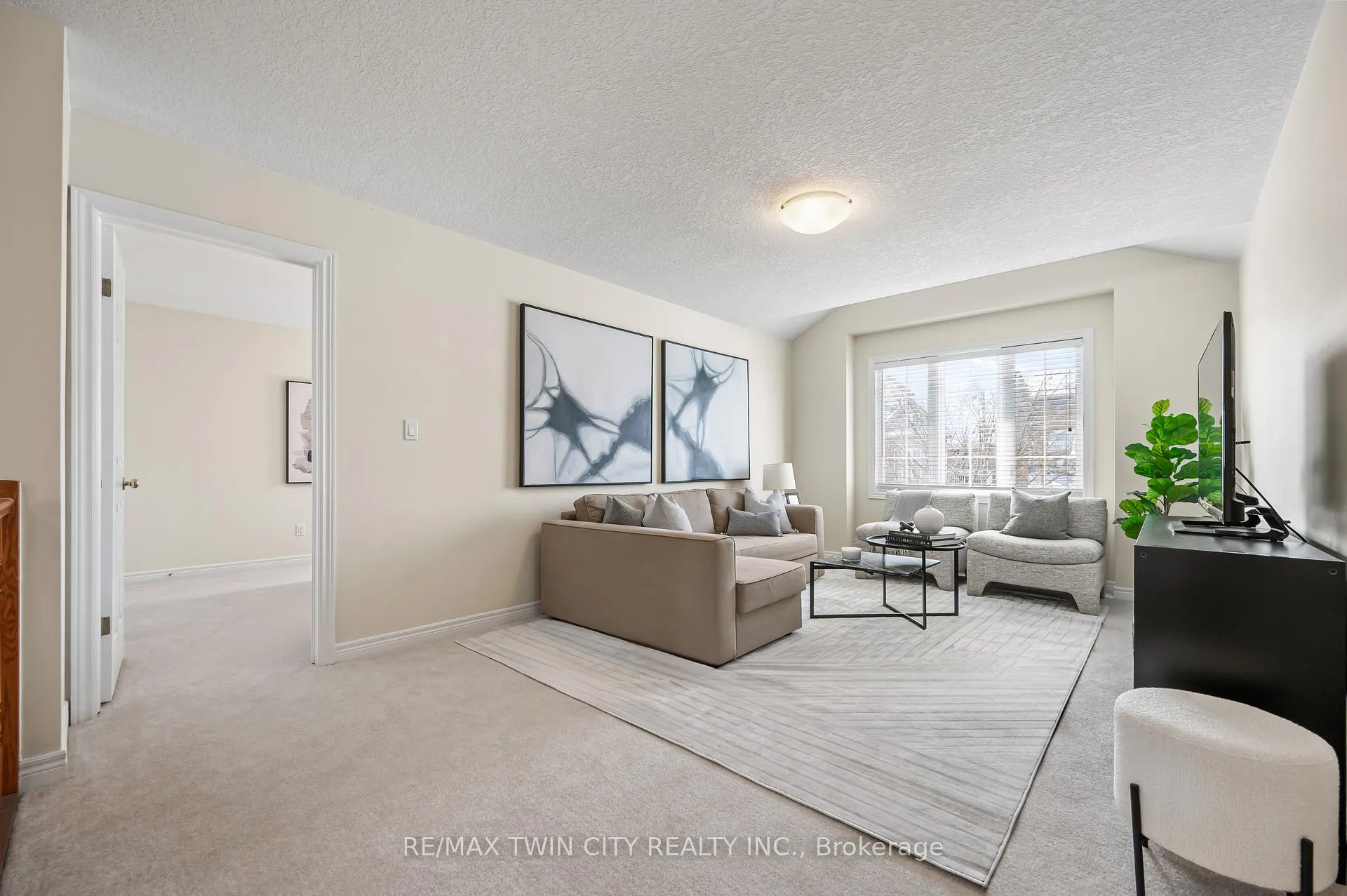 Photo 27 of 781 Klosters Drive, Waterloo — HOMEH