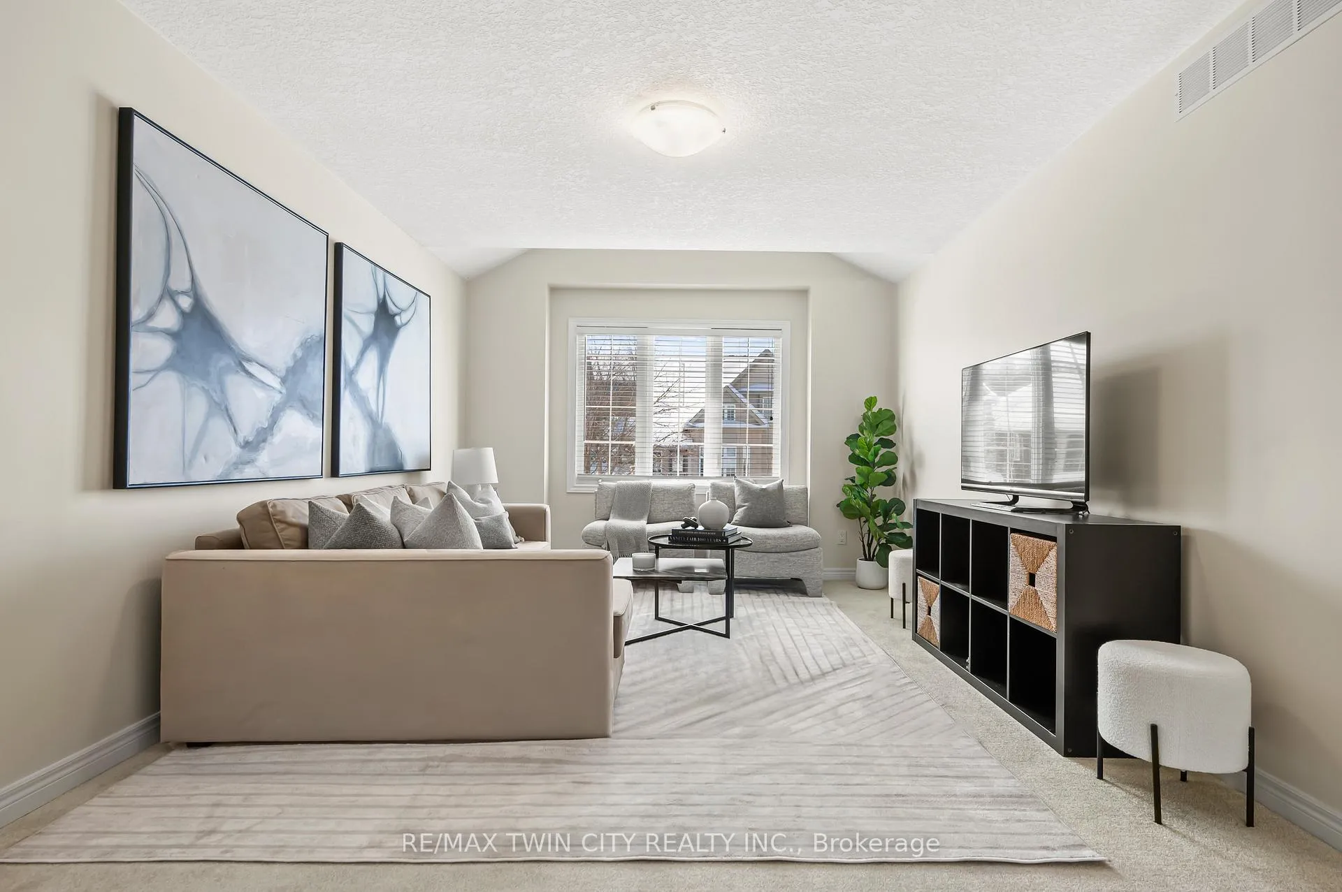 Photo 28 of 781 Klosters Drive, Waterloo — HOMEH