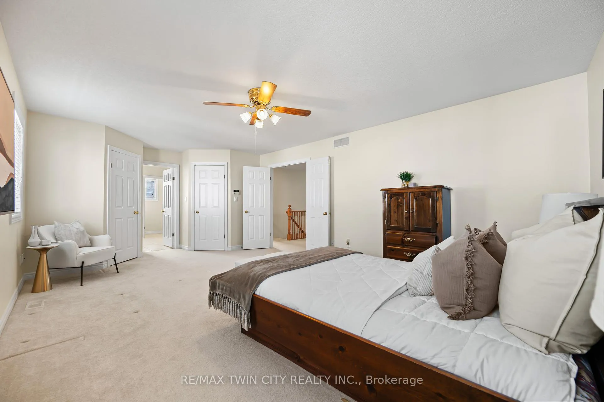 Photo 31 of 781 Klosters Drive, Waterloo — HOMEH