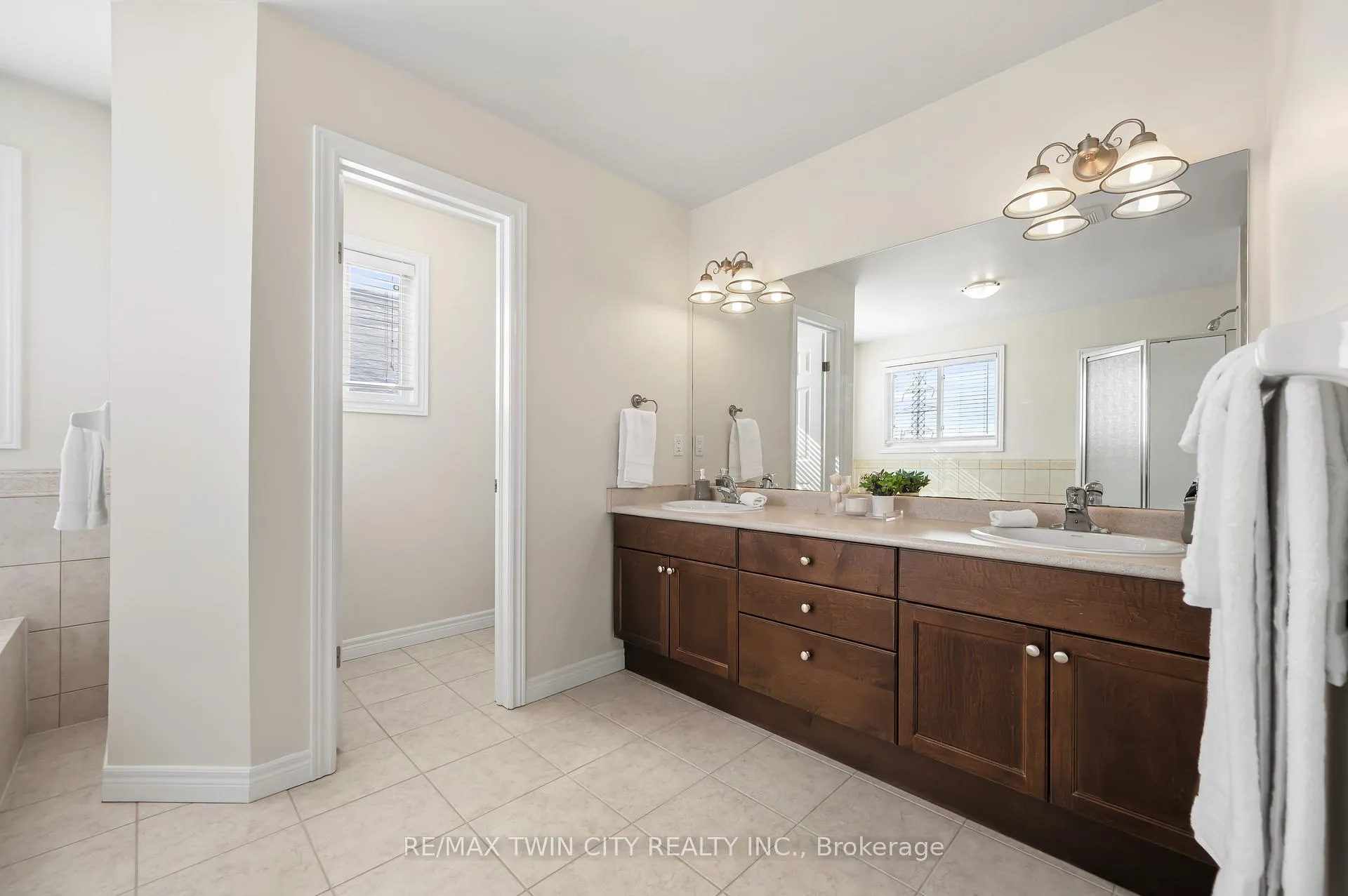 Photo 33 of 781 Klosters Drive, Waterloo — HOMEH