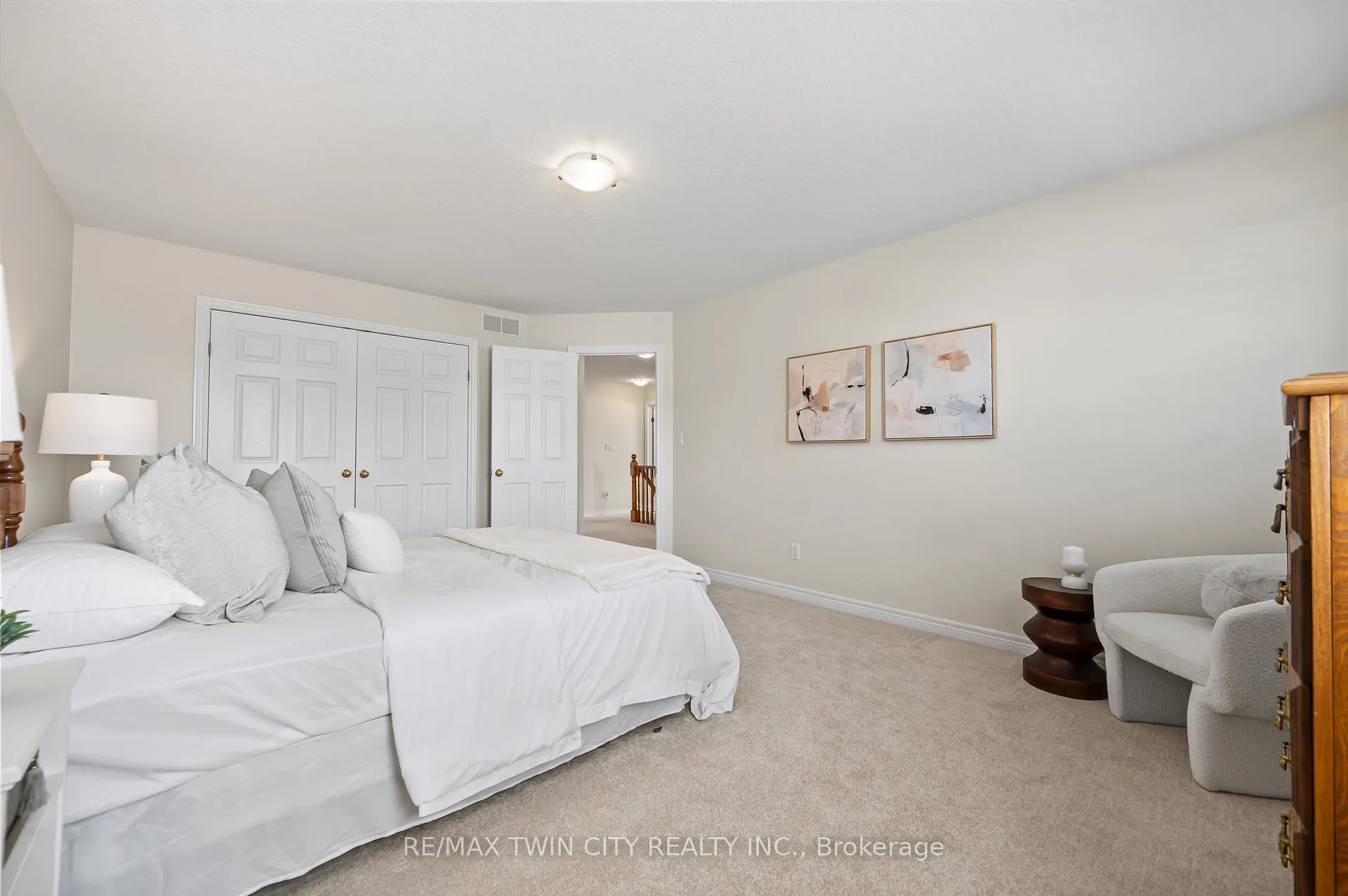 Photo 36 of 781 Klosters Drive, Waterloo — HOMEH