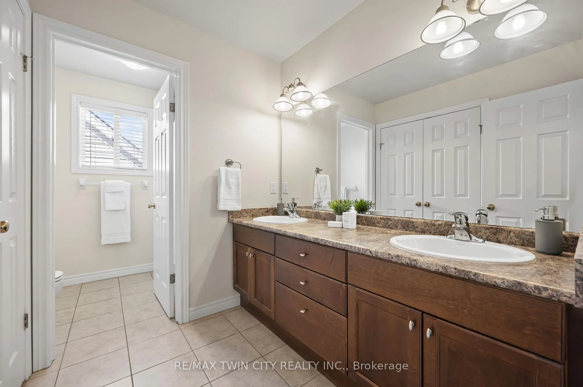 Photo 39 of 781 Klosters Drive, Waterloo — HOMEH