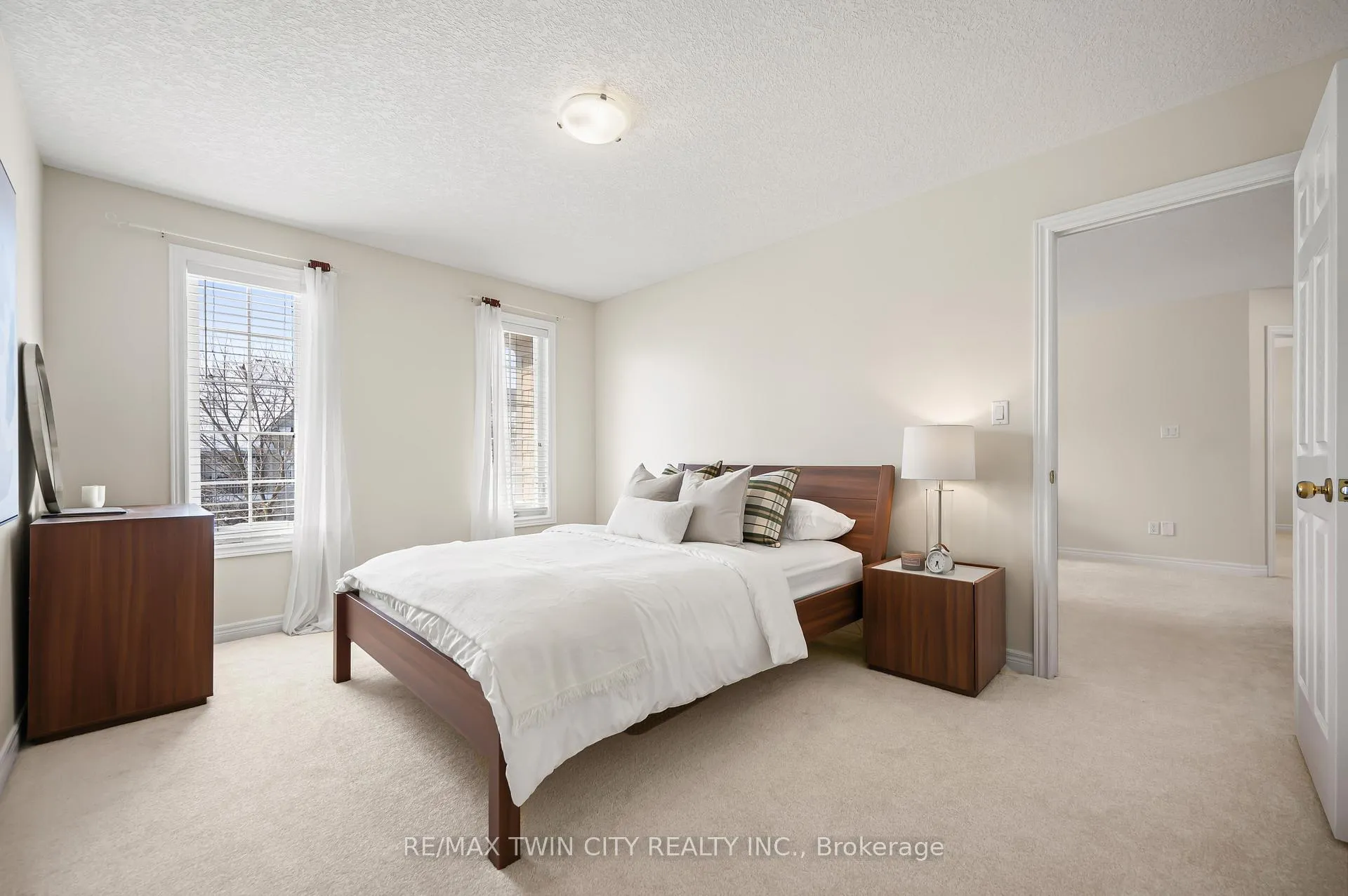 Photo 41 of 781 Klosters Drive, Waterloo — HOMEH