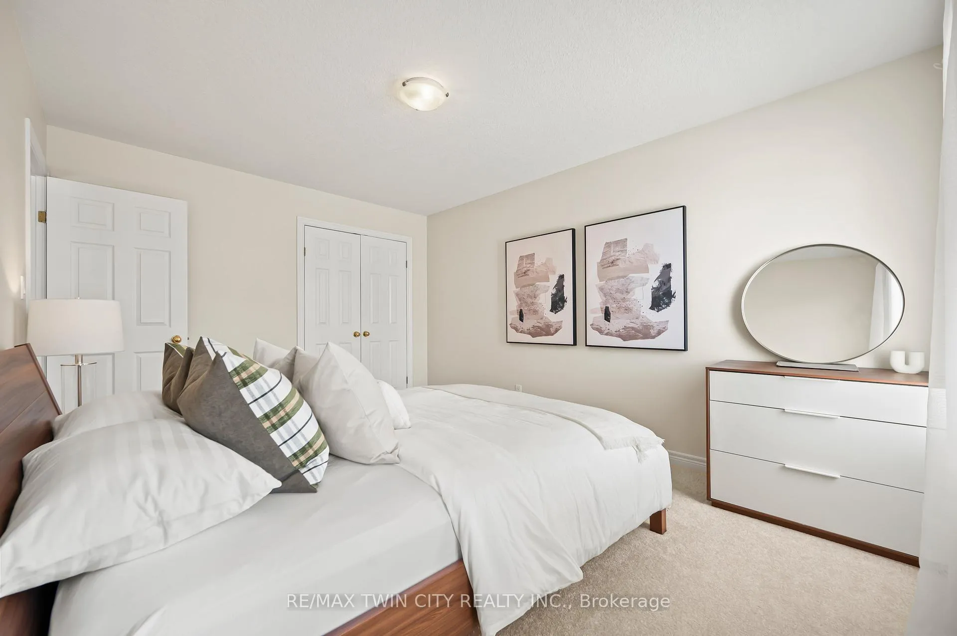 Photo 42 of 781 Klosters Drive, Waterloo — HOMEH