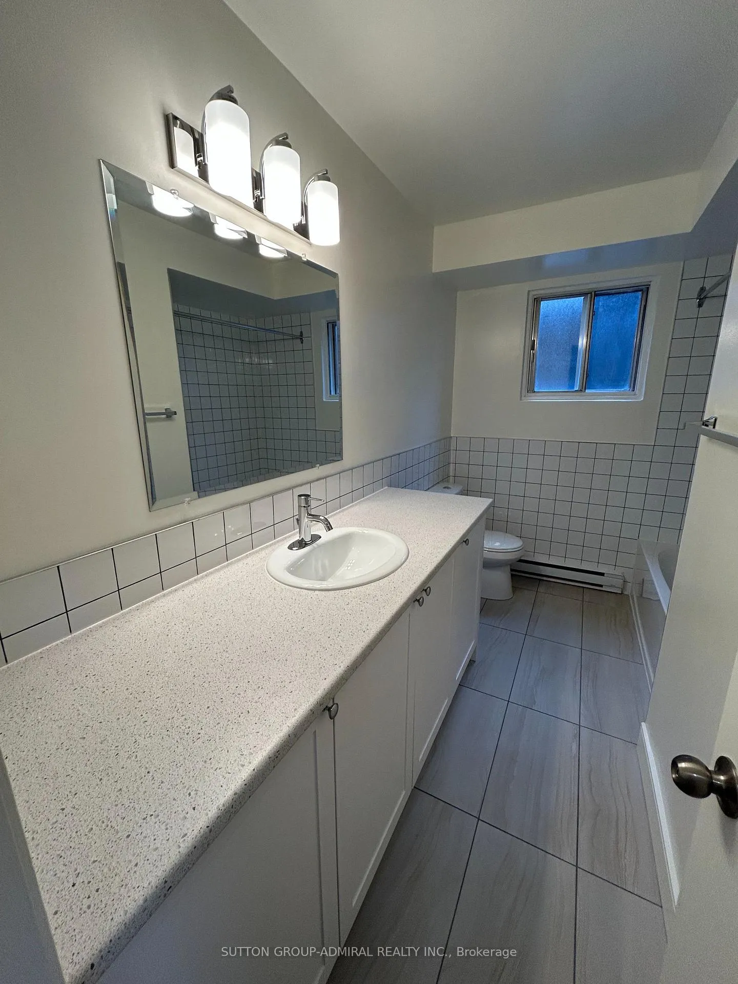 Photo 7 of 753 Cochrane Street, Whitby, Downtown Whitby — HOMEH