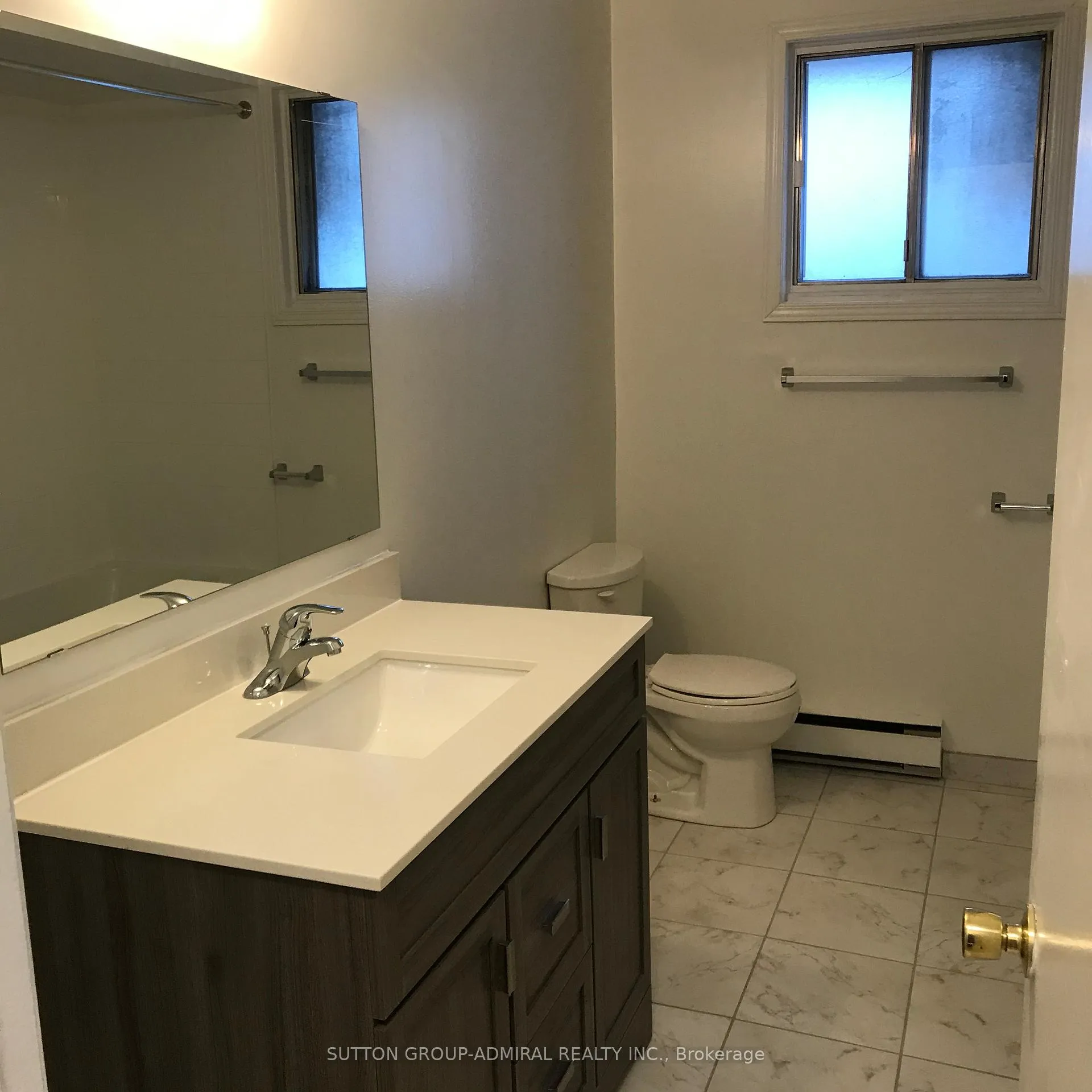 Photo 11 of 753 Cochrane Street, Whitby, Downtown Whitby — HOMEH