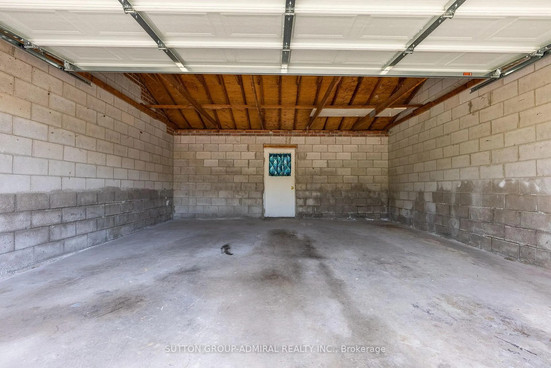 Photo 17 of 753 Cochrane Street, Whitby, Downtown Whitby — HOMEH