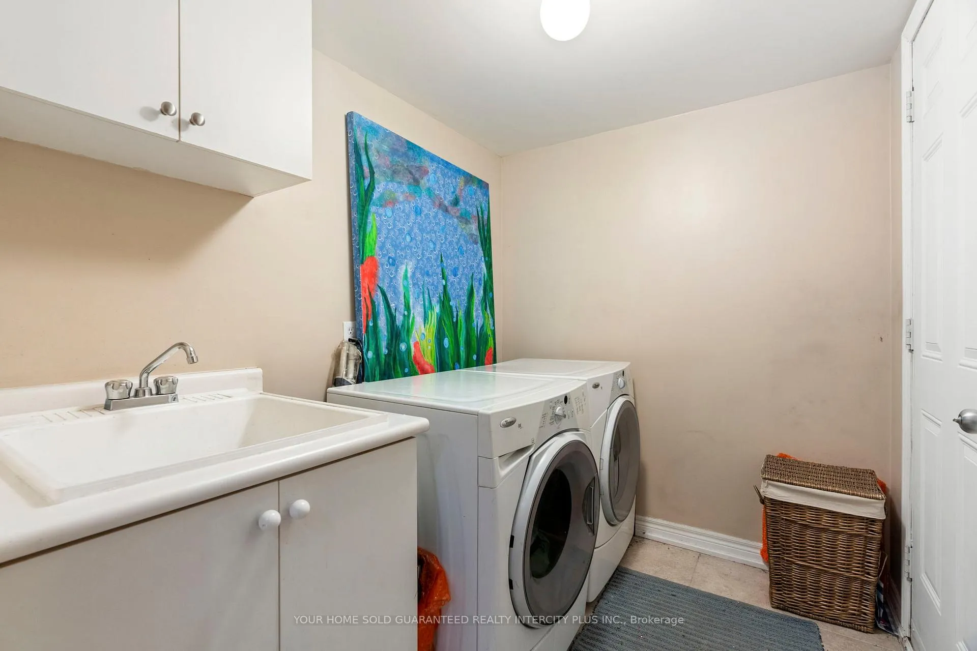 Photo 4 of 100 Black Maple Crescent, Vaughan, Patterson — HOMEH
