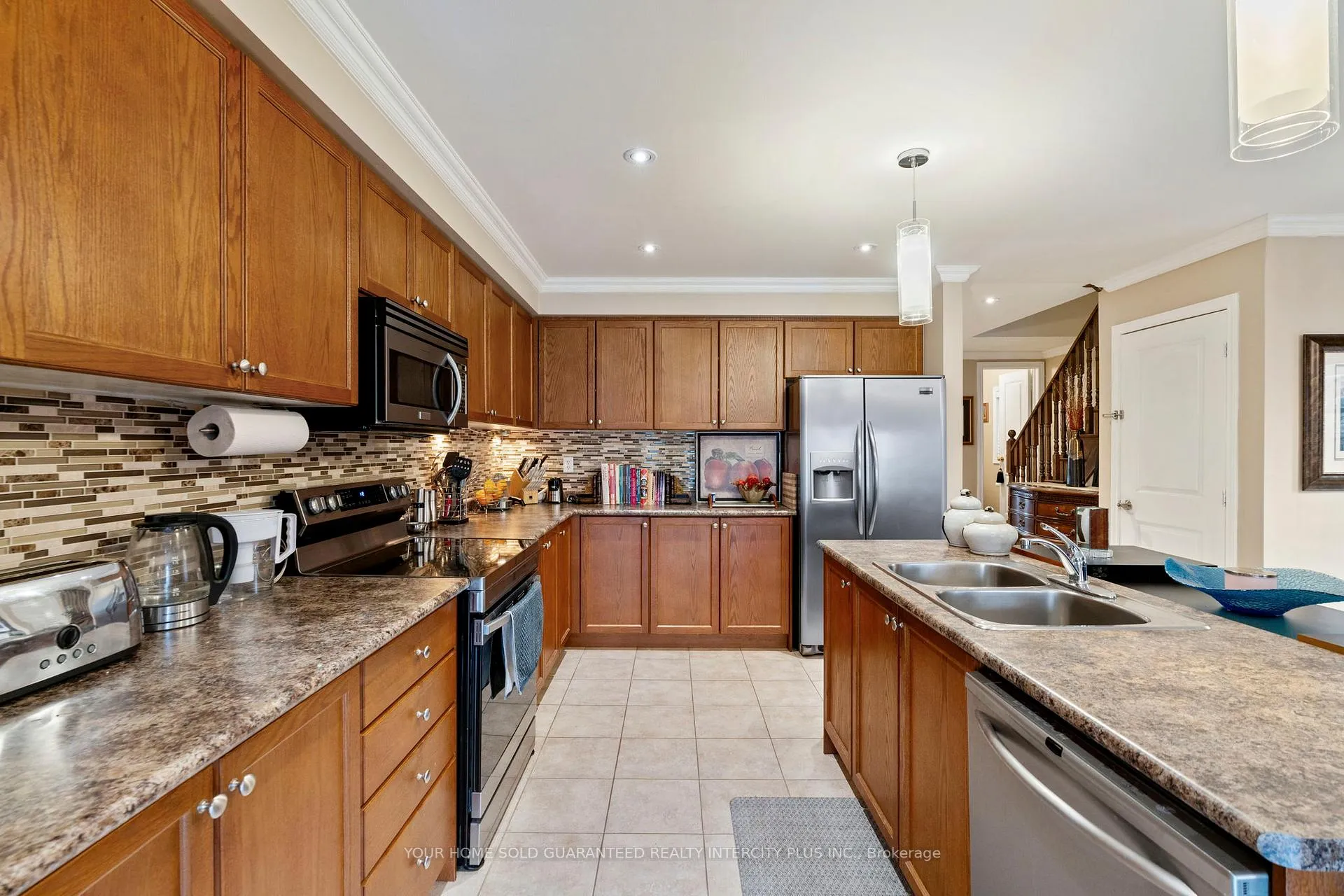 Photo 6 of 100 Black Maple Crescent, Vaughan, Patterson — HOMEH
