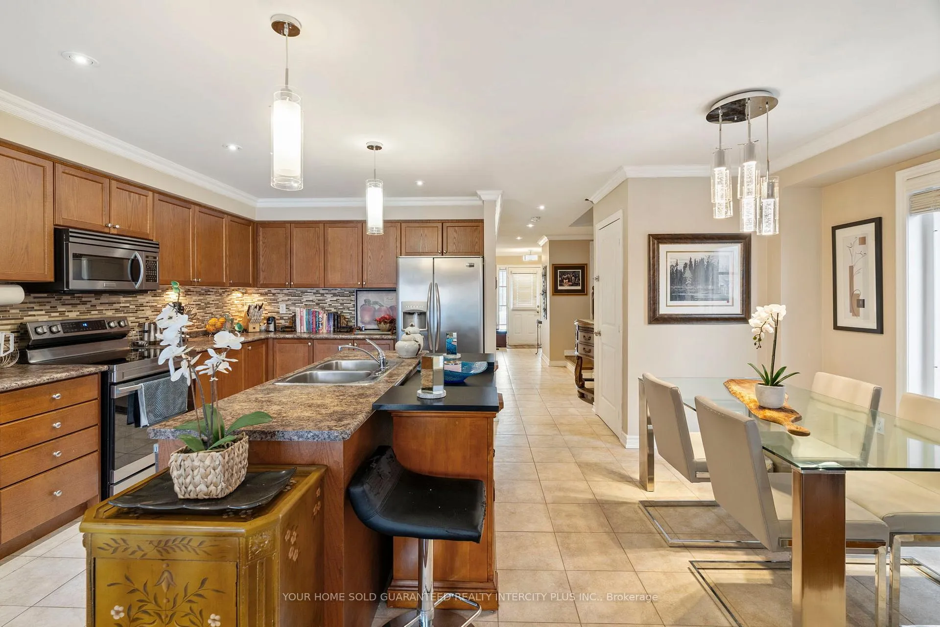 Photo 11 of 100 Black Maple Crescent, Vaughan, Patterson — HOMEH