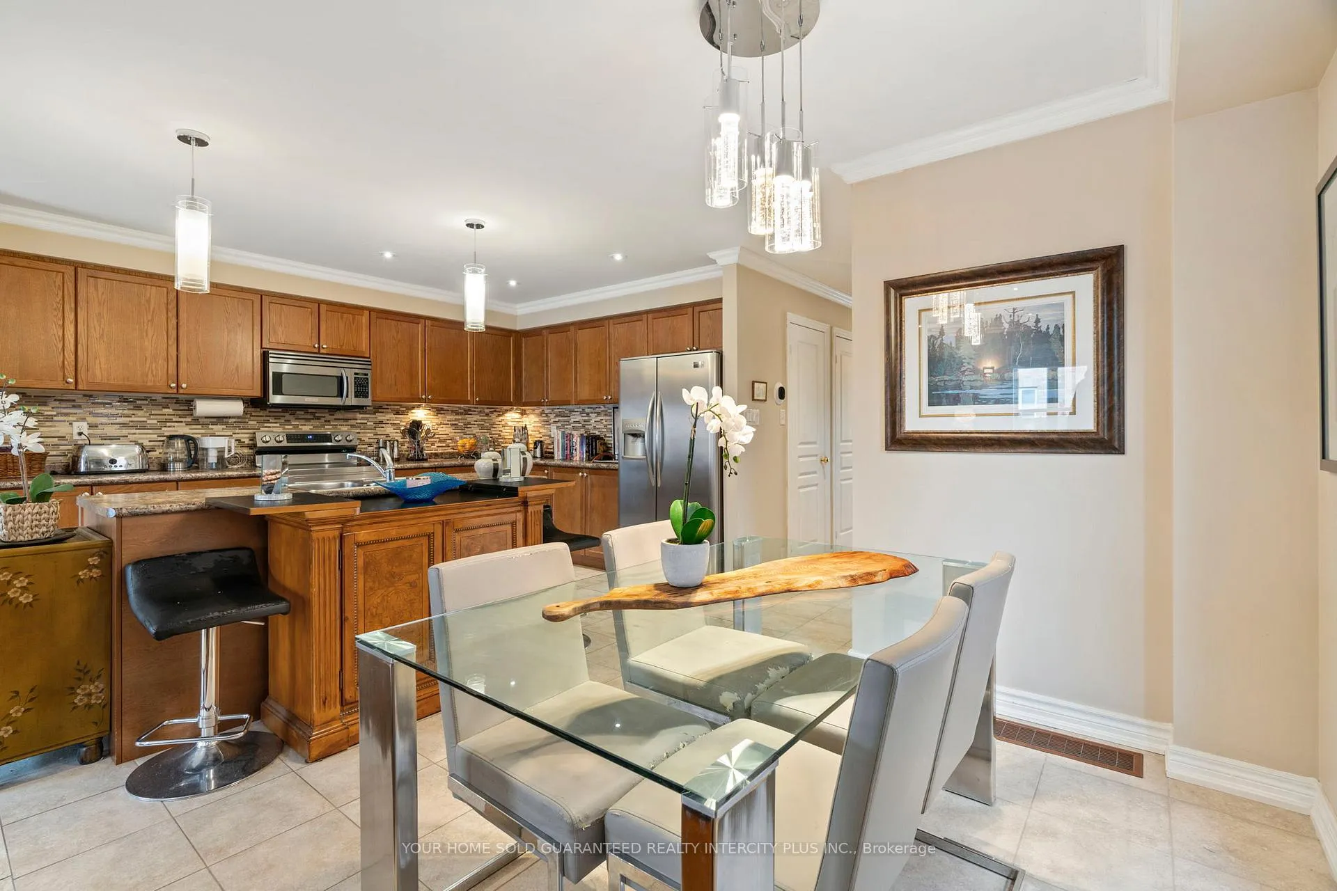 Photo 13 of 100 Black Maple Crescent, Vaughan, Patterson — HOMEH
