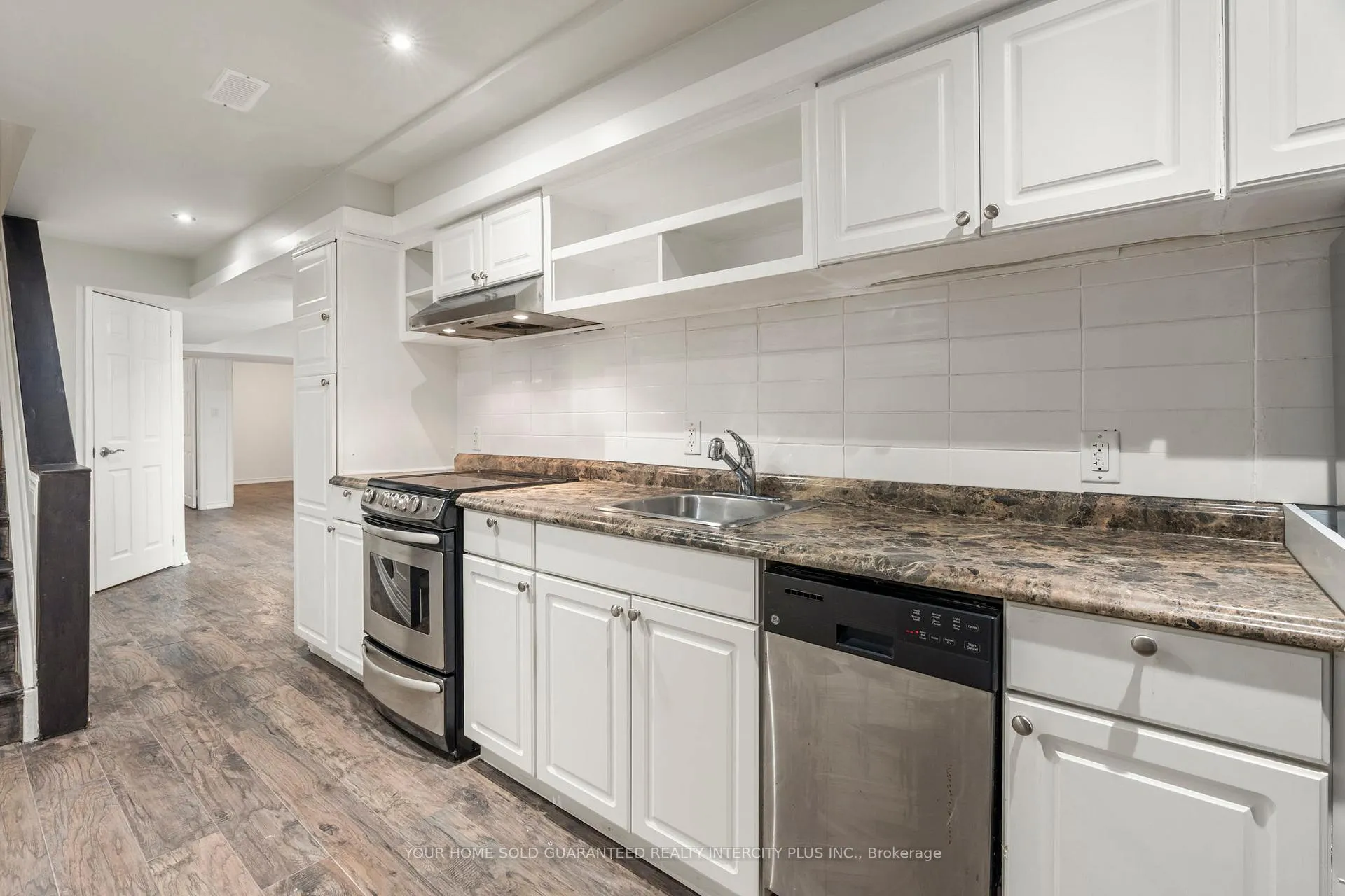 Photo 28 of 100 Black Maple Crescent, Vaughan, Patterson — HOMEH