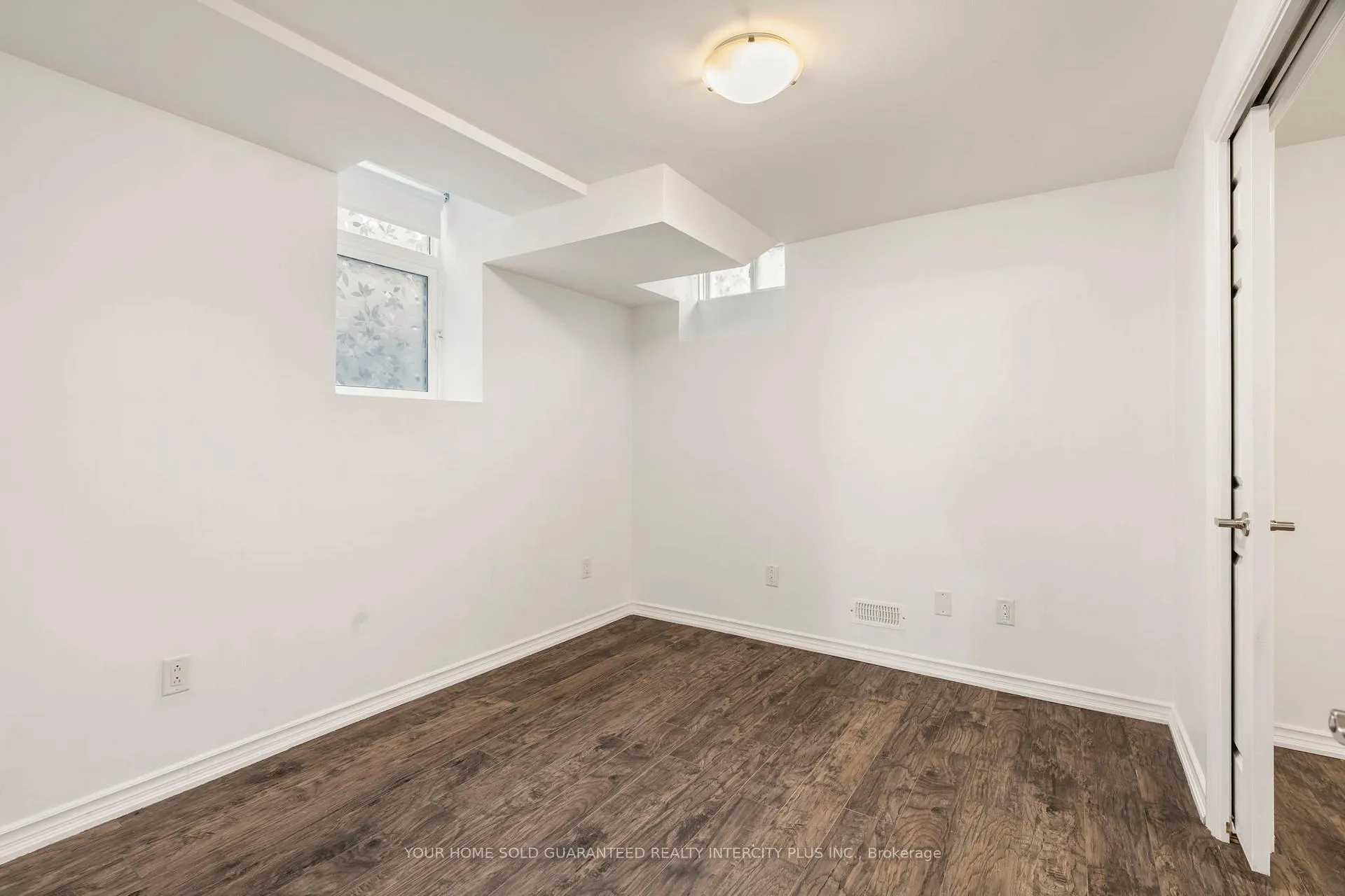 Photo 35 of 100 Black Maple Crescent, Vaughan, Patterson — HOMEH