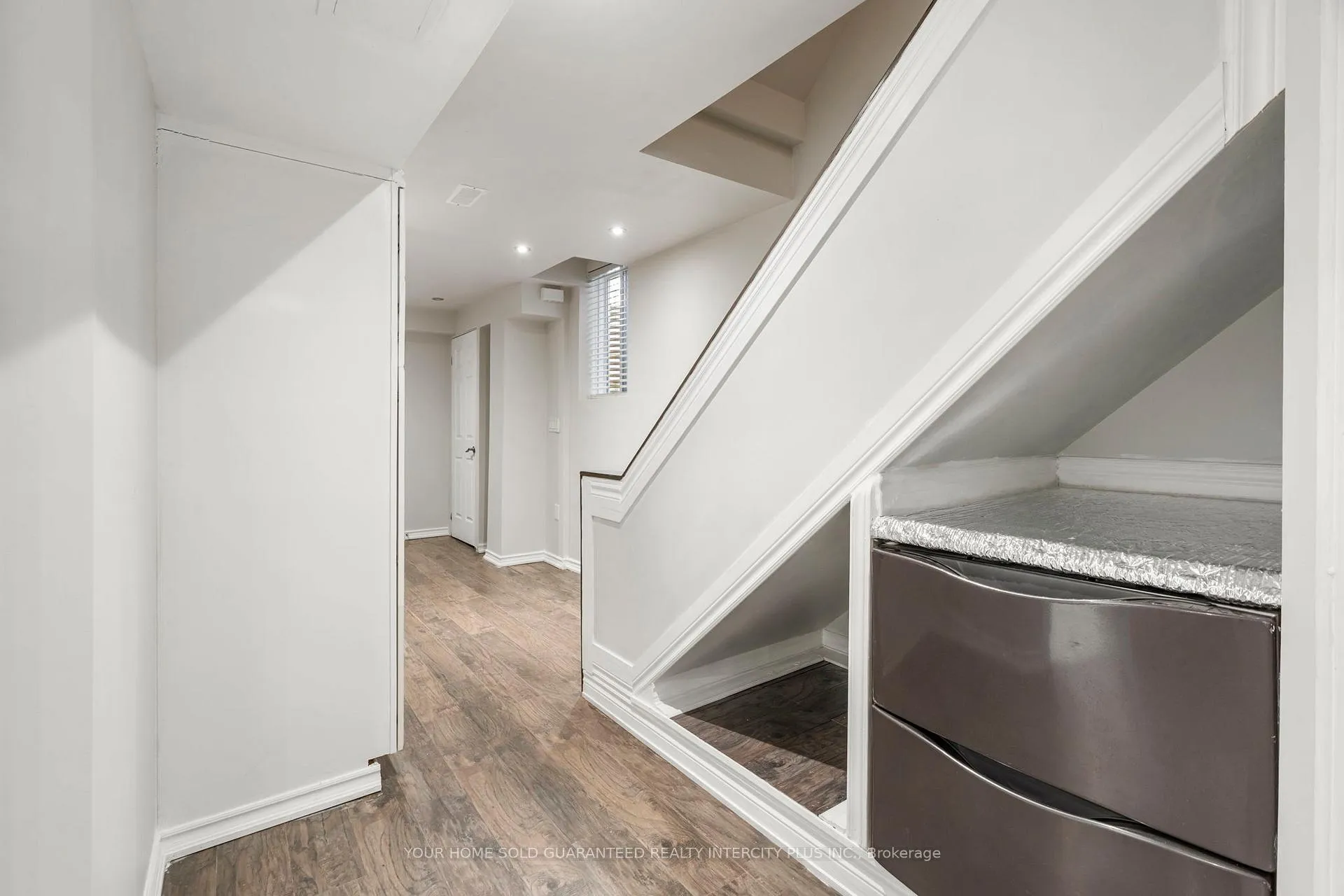 Photo 41 of 100 Black Maple Crescent, Vaughan, Patterson — HOMEH