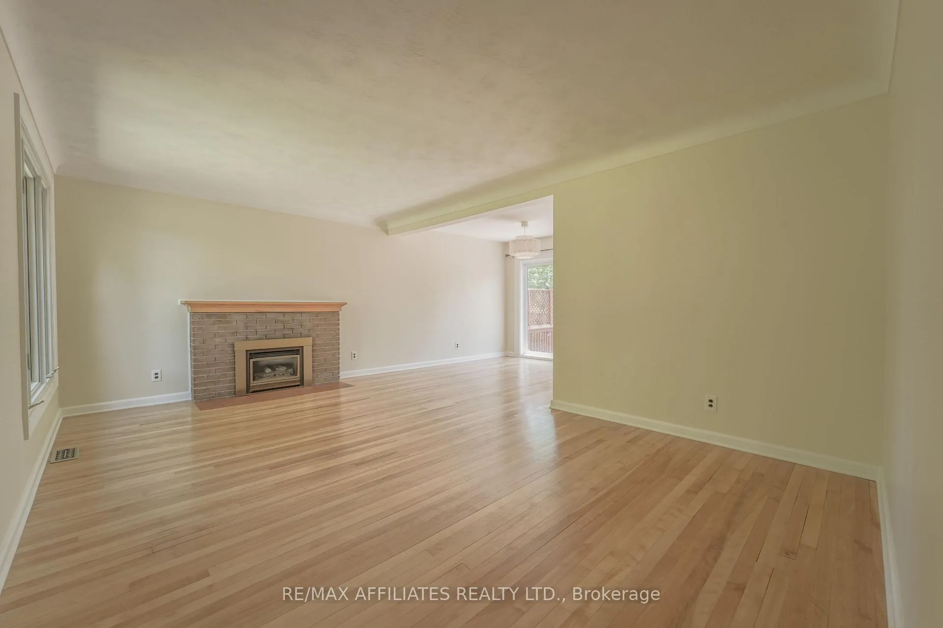 Photo 5 of 536 Browning Avenue, Ottawa, Riverview Park — HOMEH