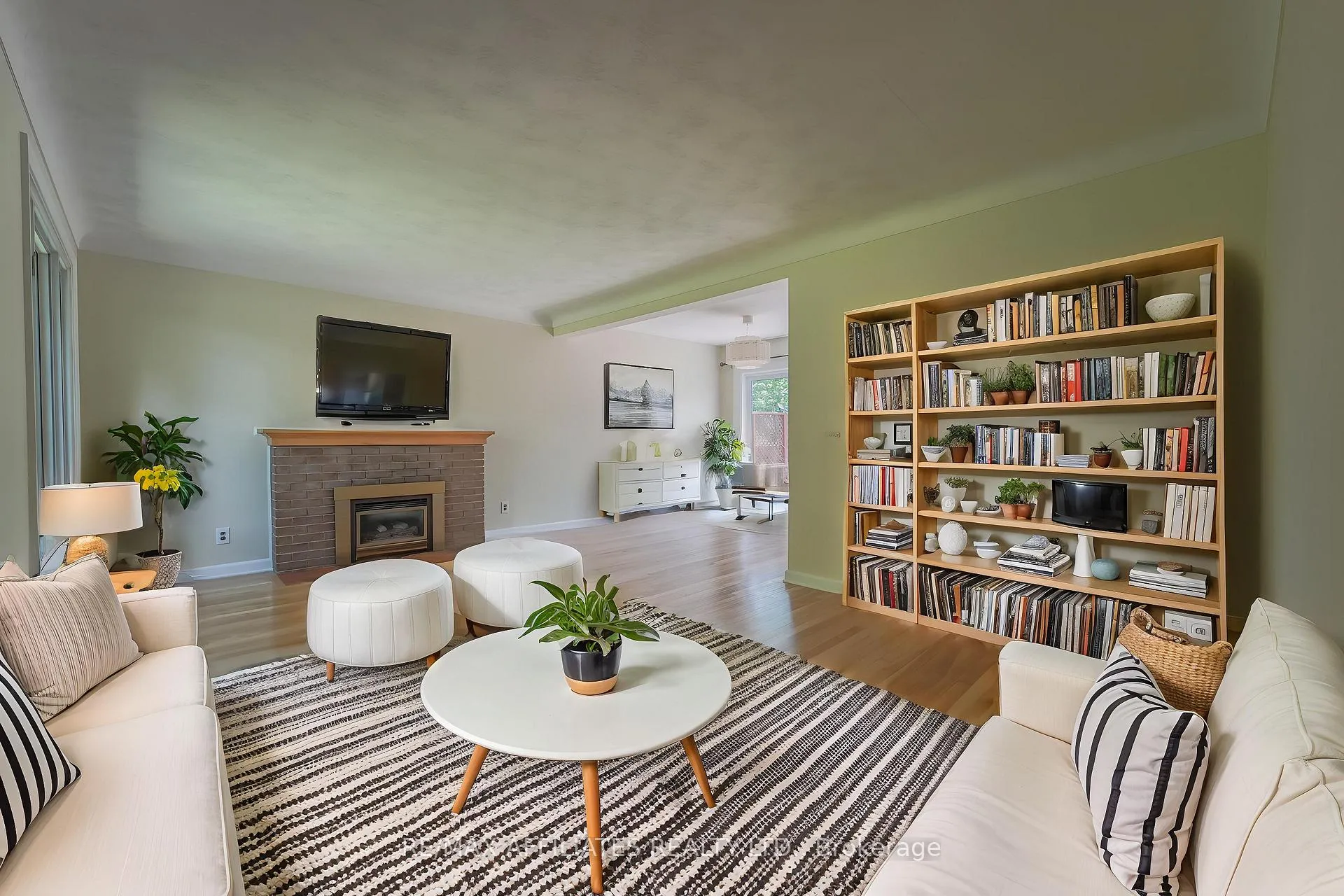 Photo 6 of 536 Browning Avenue, Ottawa, Riverview Park — HOMEH