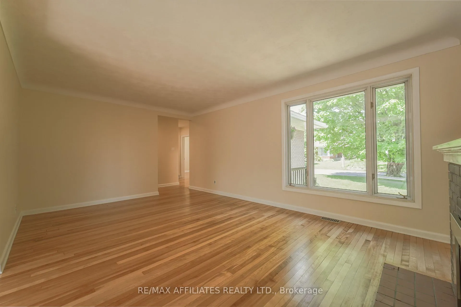 Photo 7 of 536 Browning Avenue, Ottawa, Riverview Park — HOMEH
