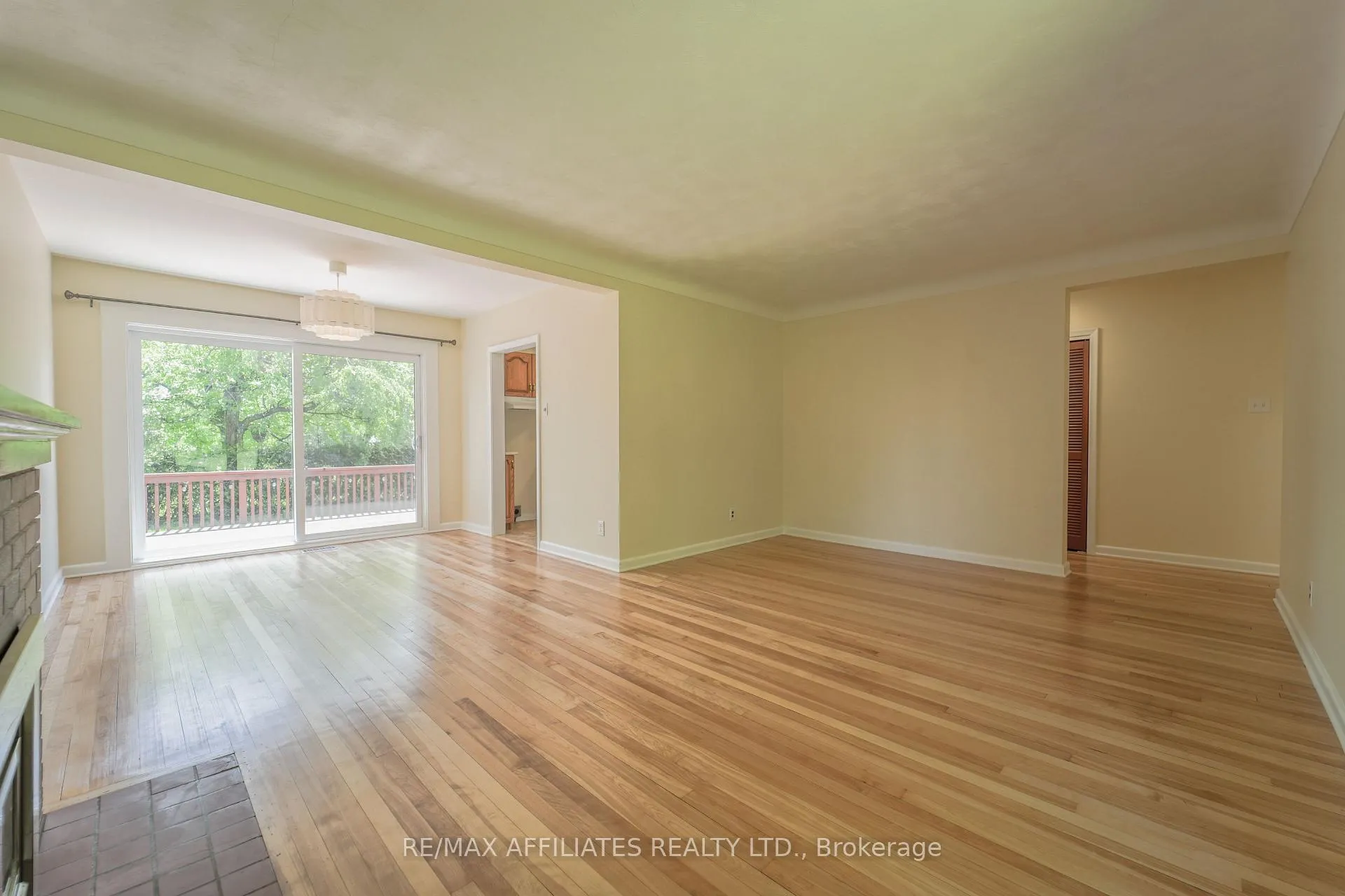Photo 9 of 536 Browning Avenue, Ottawa, Riverview Park — HOMEH