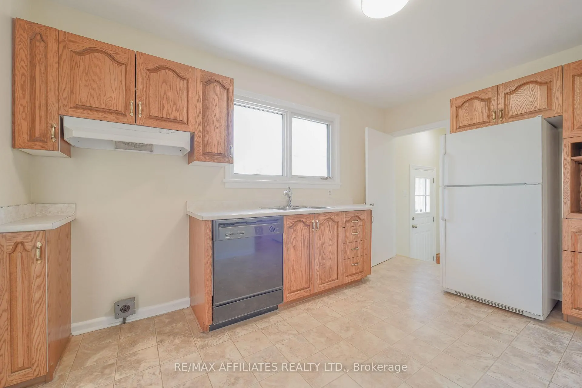 Photo 16 of 536 Browning Avenue, Ottawa, Riverview Park — HOMEH