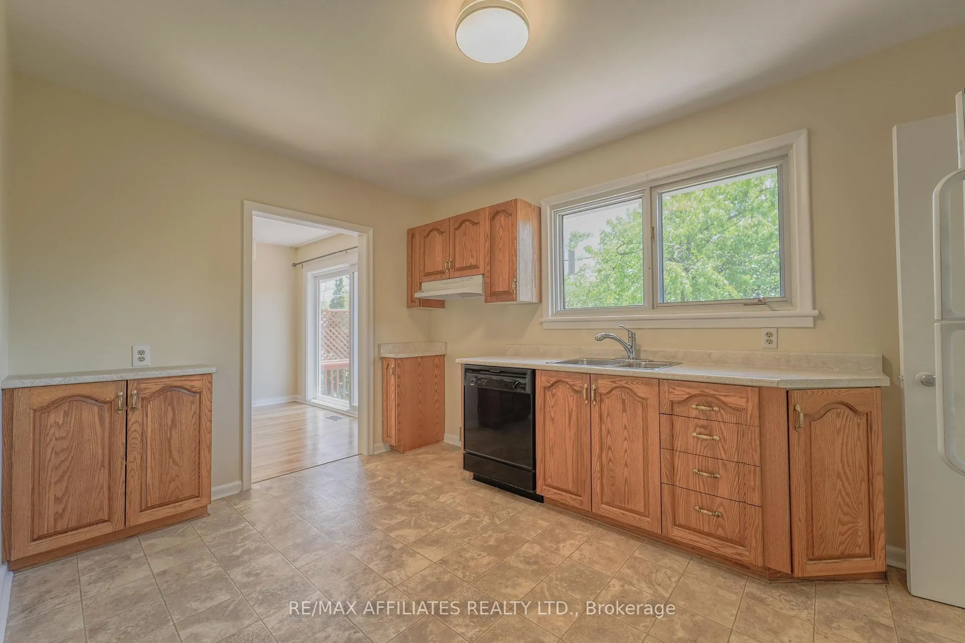 Photo 17 of 536 Browning Avenue, Ottawa, Riverview Park — HOMEH