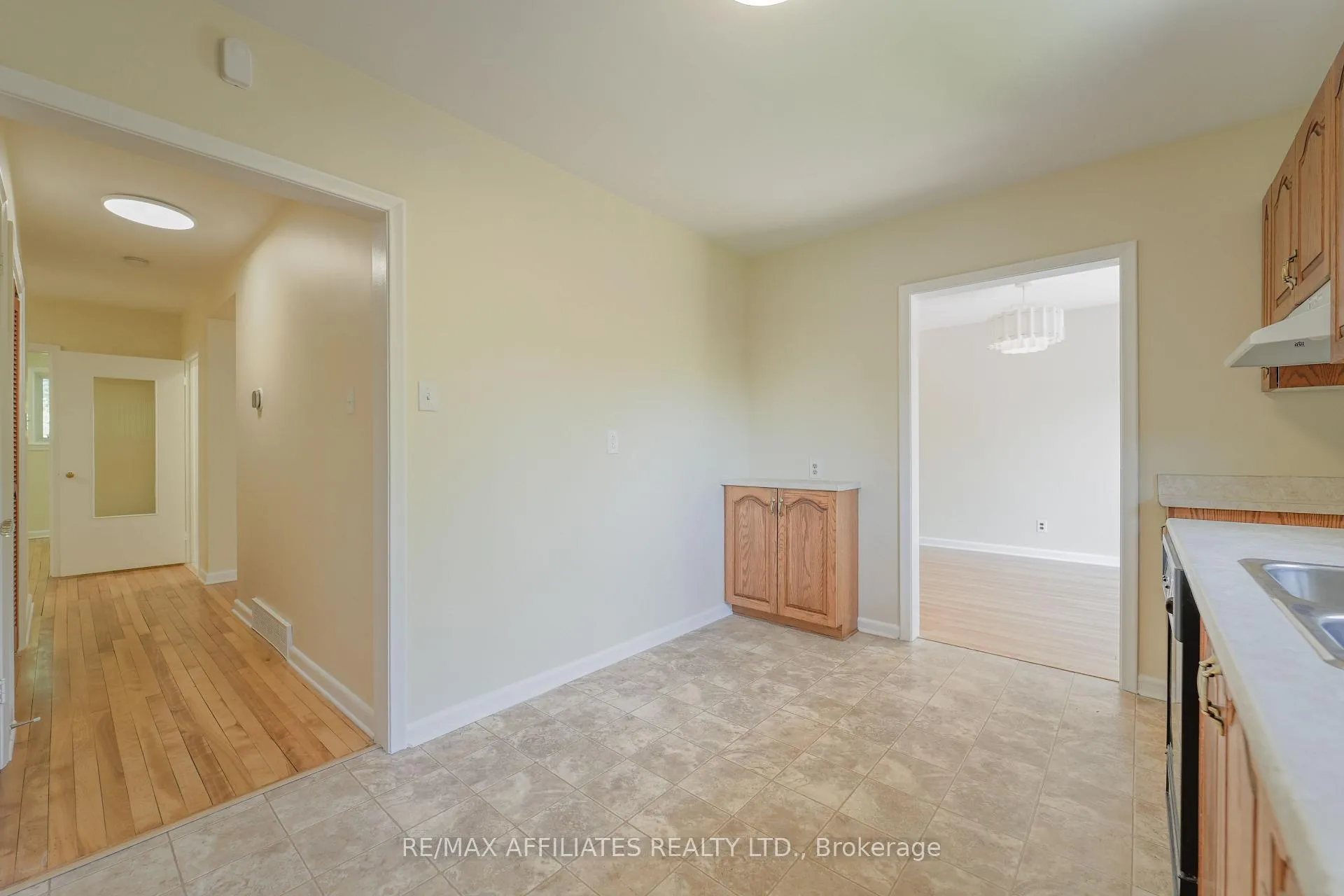 Photo 18 of 536 Browning Avenue, Ottawa, Riverview Park — HOMEH