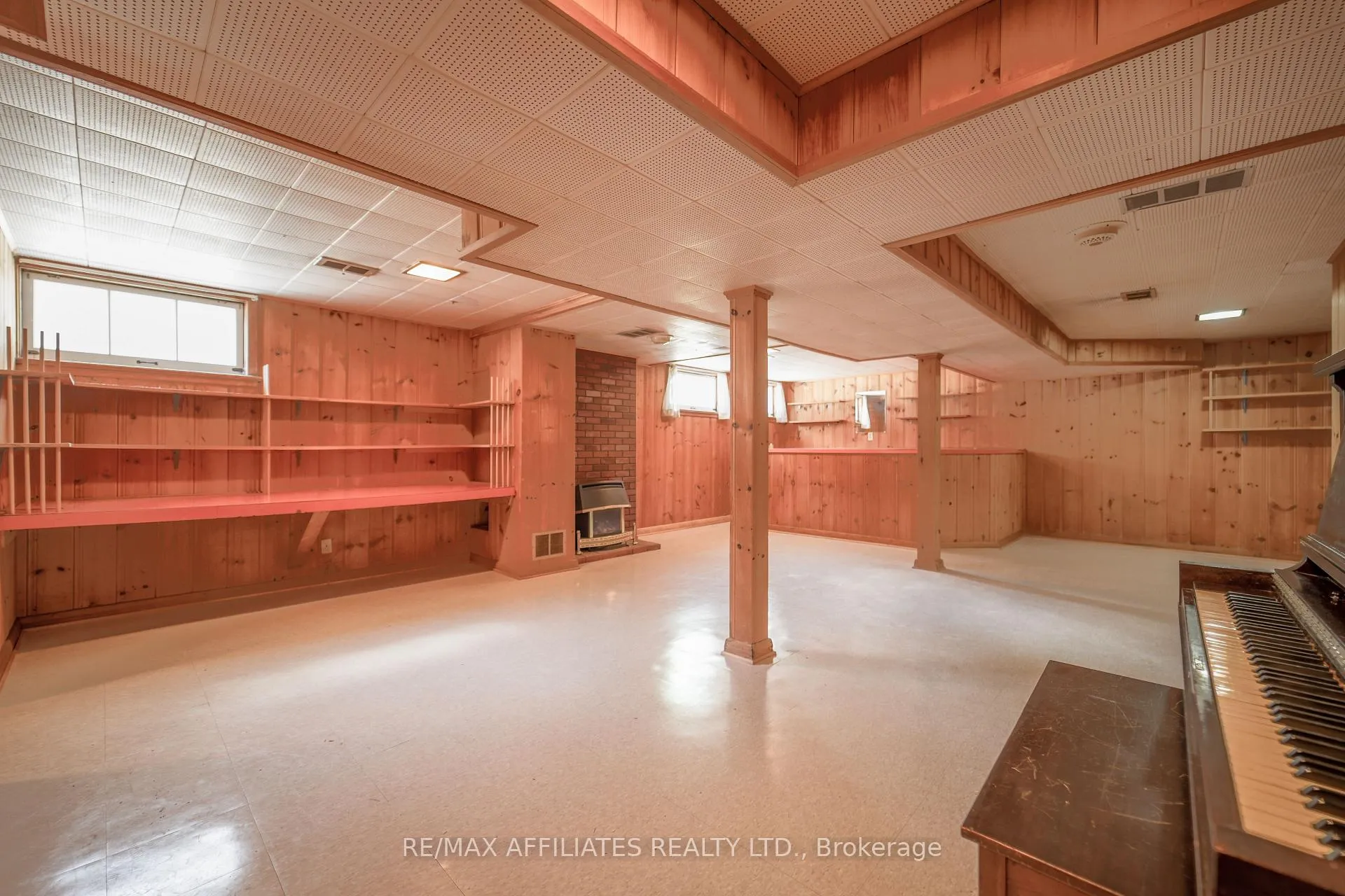 Photo 33 of 536 Browning Avenue, Ottawa, Riverview Park — HOMEH