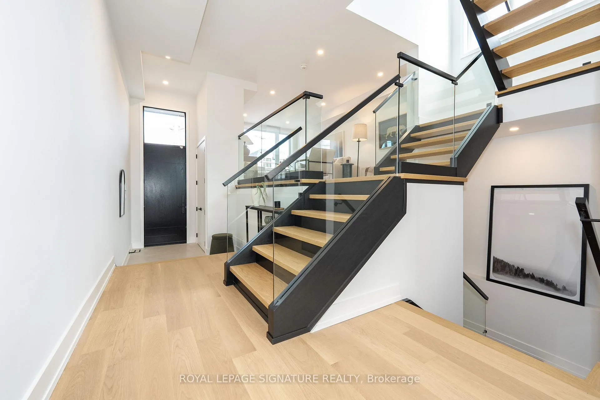 Photo 3 of 99 Yardley Avenue, Toronto, East York — HOMEH
