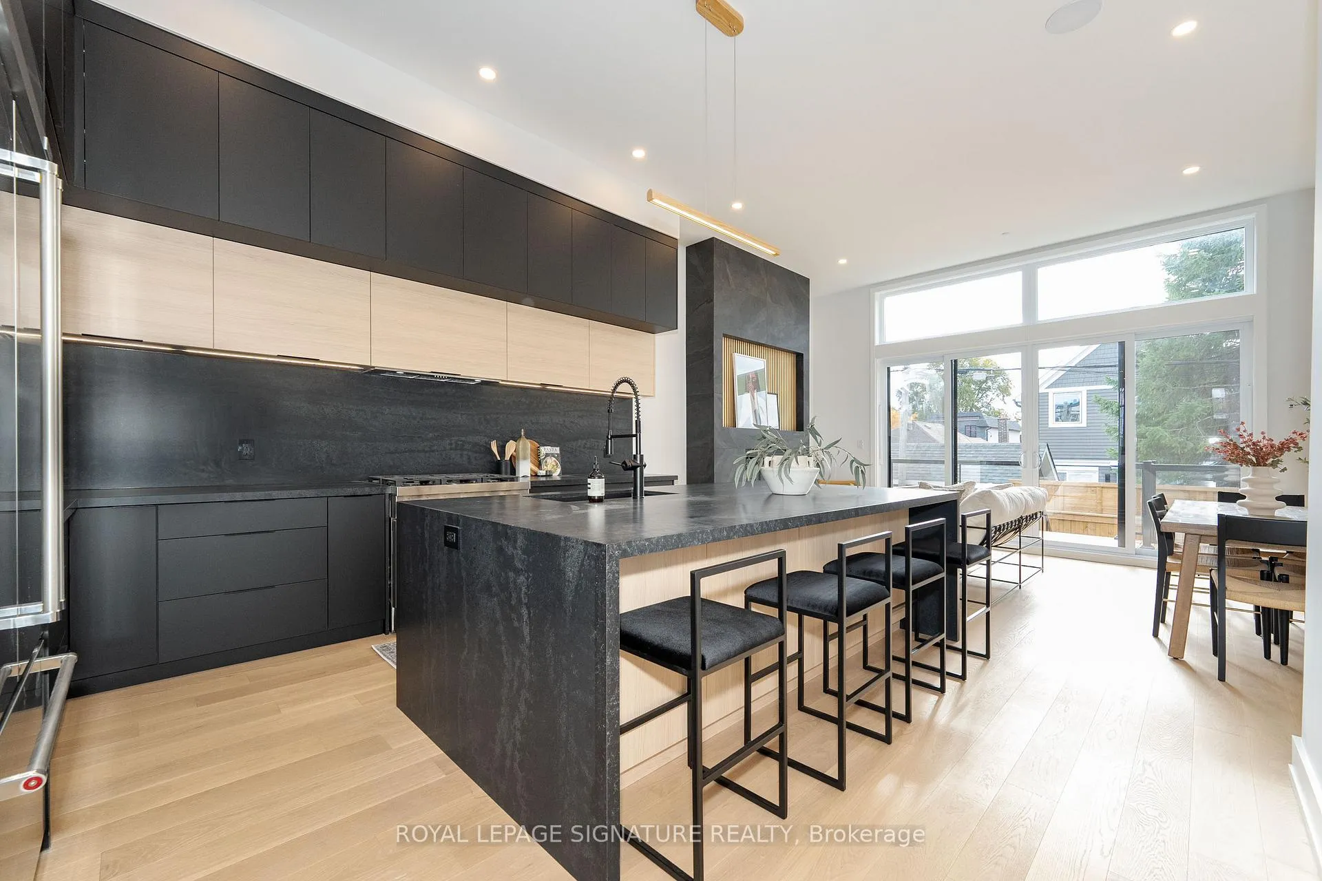 Photo 4 of 99 Yardley Avenue, Toronto, East York — HOMEH