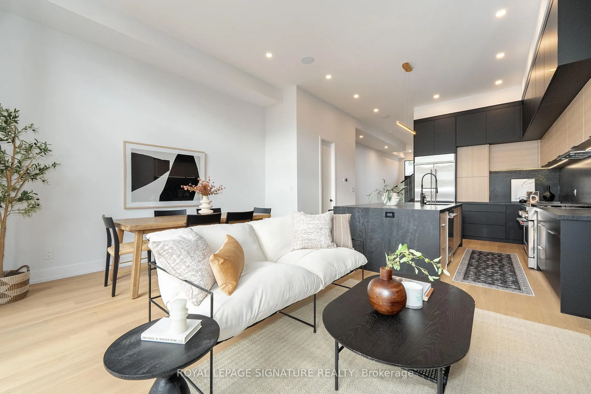 Photo 9 of 99 Yardley Avenue, Toronto, East York — HOMEH