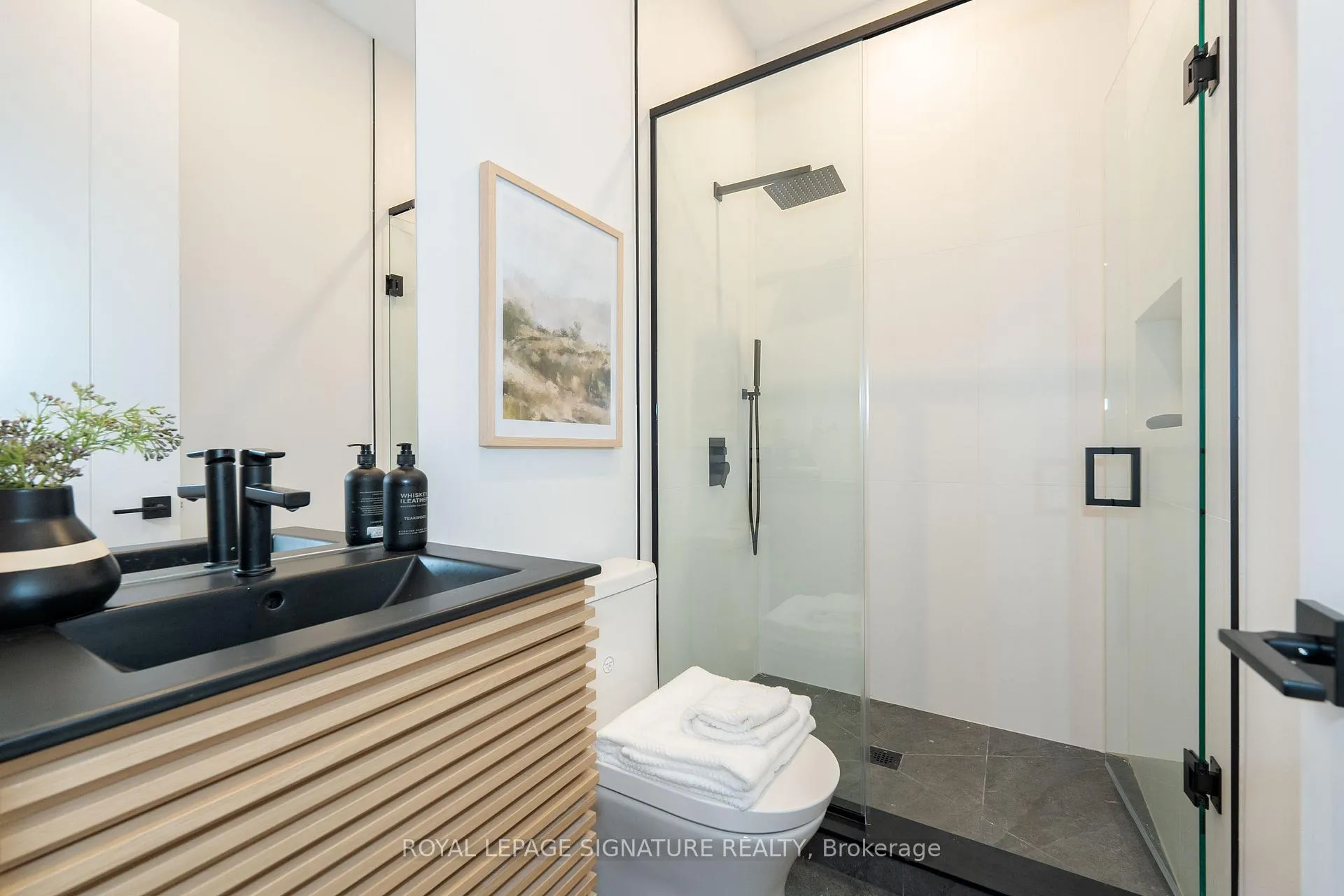 Photo 30 of 99 Yardley Avenue, Toronto, East York — HOMEH