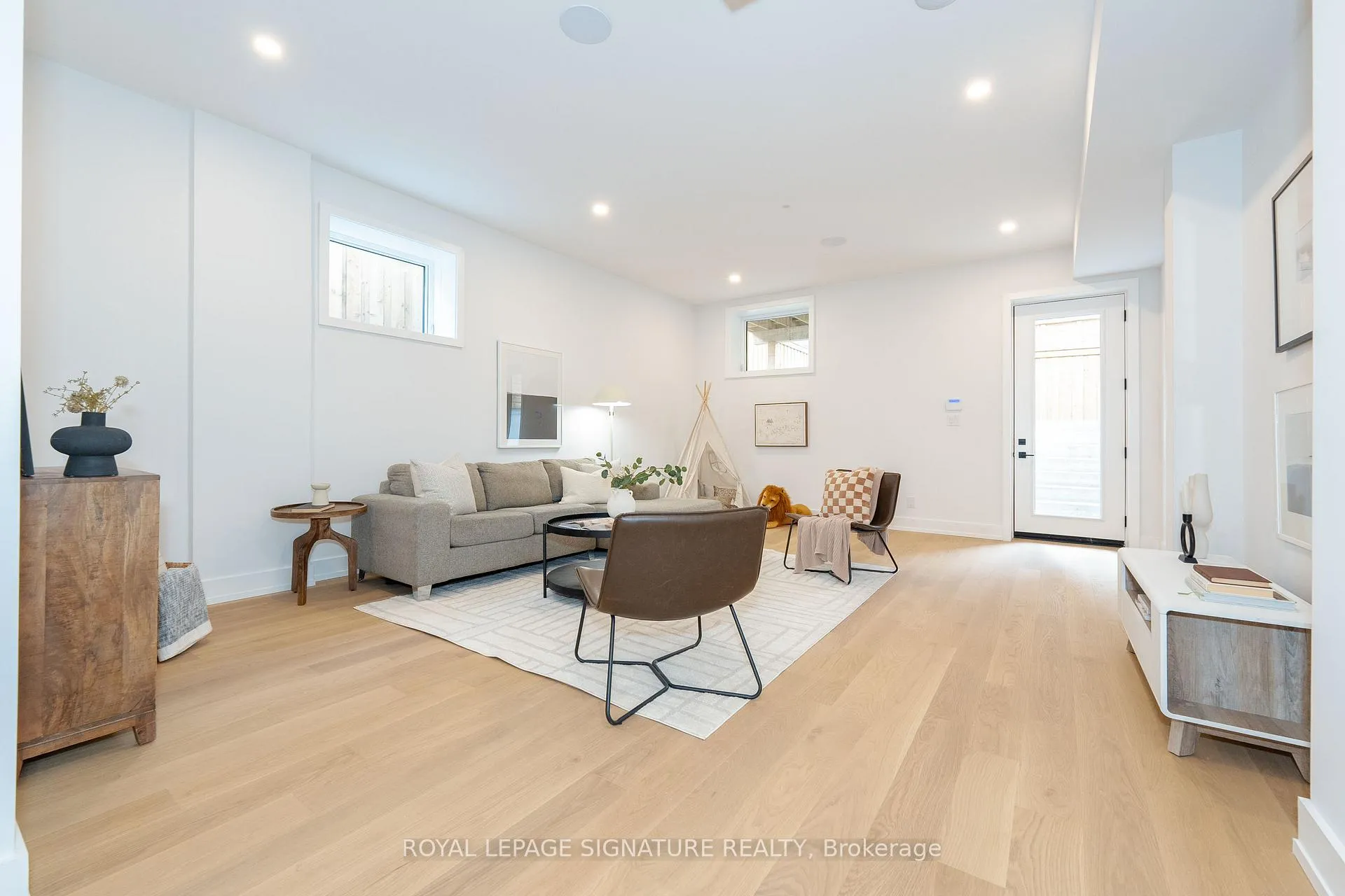 Photo 31 of 99 Yardley Avenue, Toronto, East York — HOMEH