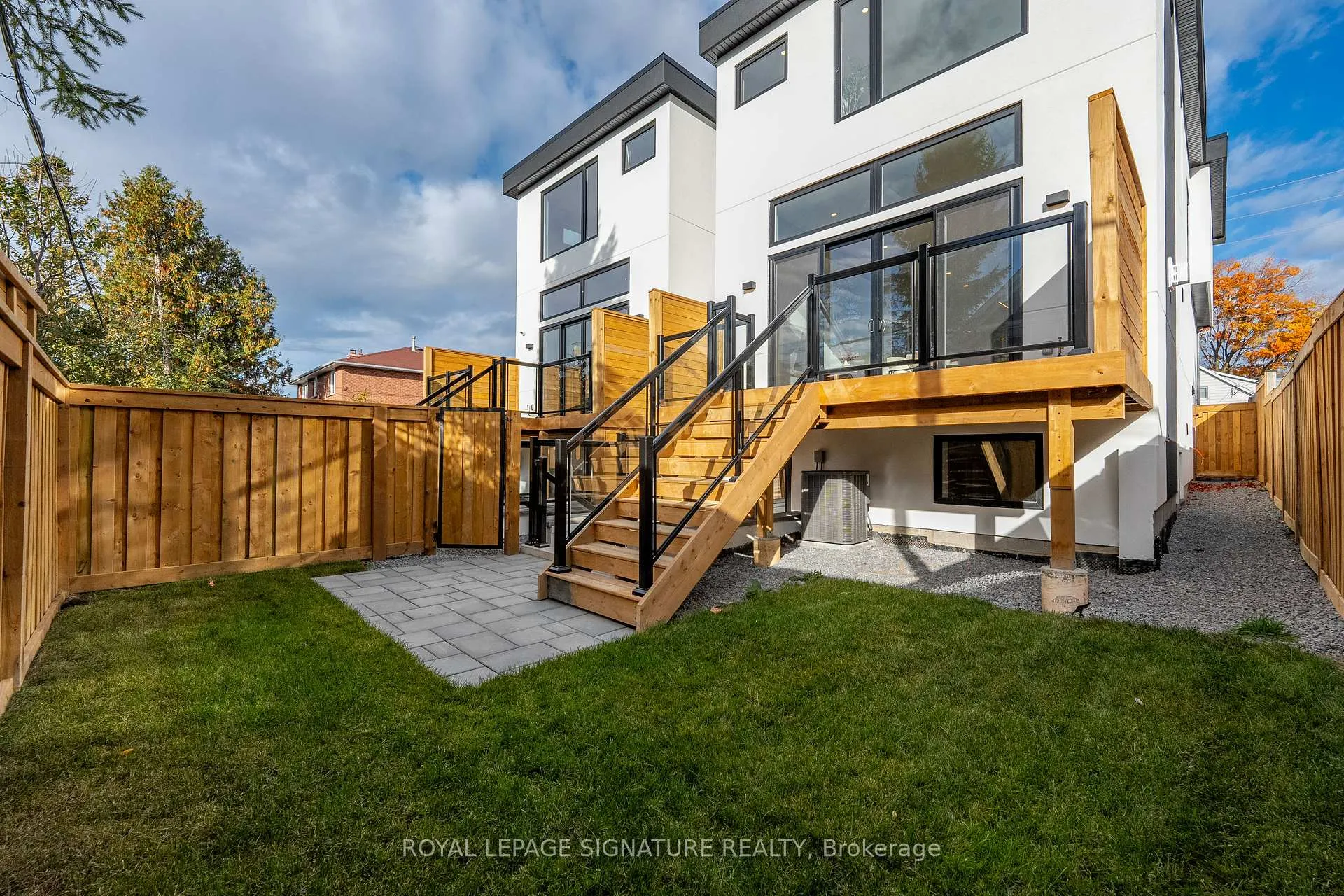 Photo 33 of 99 Yardley Avenue, Toronto, East York — HOMEH
