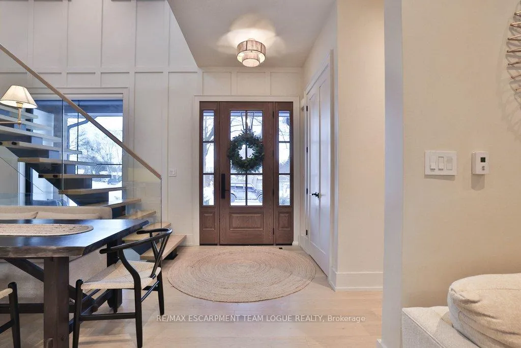 Photo 3 of 352 Wilson Avenue, Burlington, Shoreacres — HOMEH