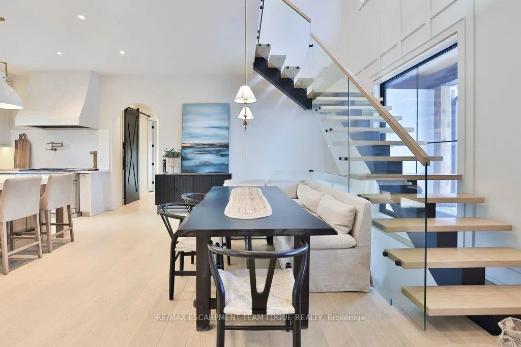 Photo 5 of 352 Wilson Avenue, Burlington, Shoreacres — HOMEH