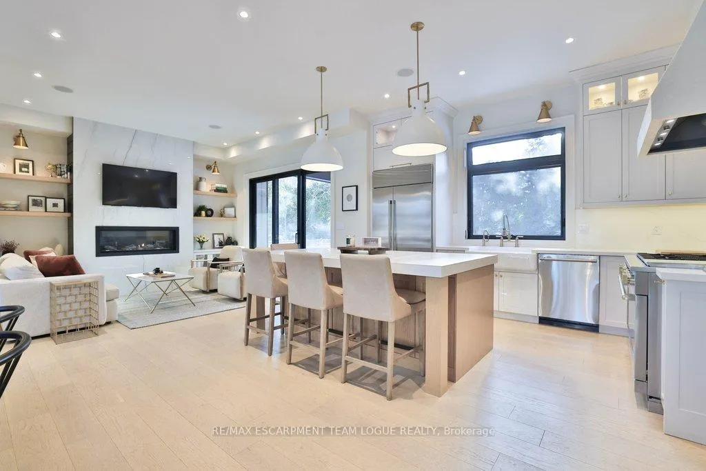 Photo 8 of 352 Wilson Avenue, Burlington, Shoreacres — HOMEH
