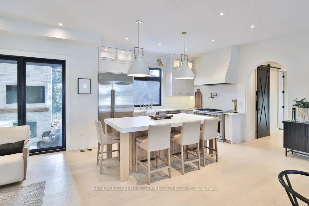 Photo 9 of 352 Wilson Avenue, Burlington, Shoreacres — HOMEH
