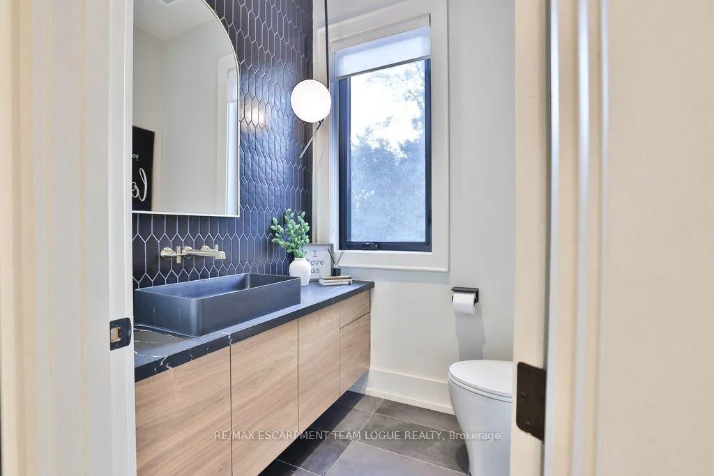 Photo 18 of 352 Wilson Avenue, Burlington, Shoreacres — HOMEH