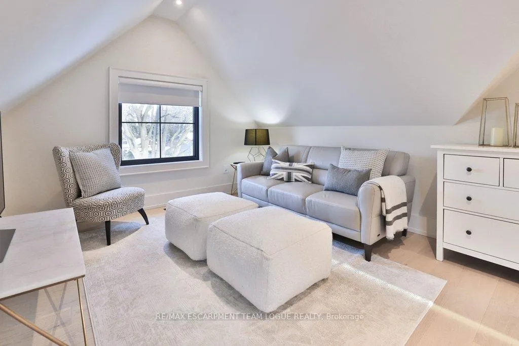 Photo 20 of 352 Wilson Avenue, Burlington, Shoreacres — HOMEH