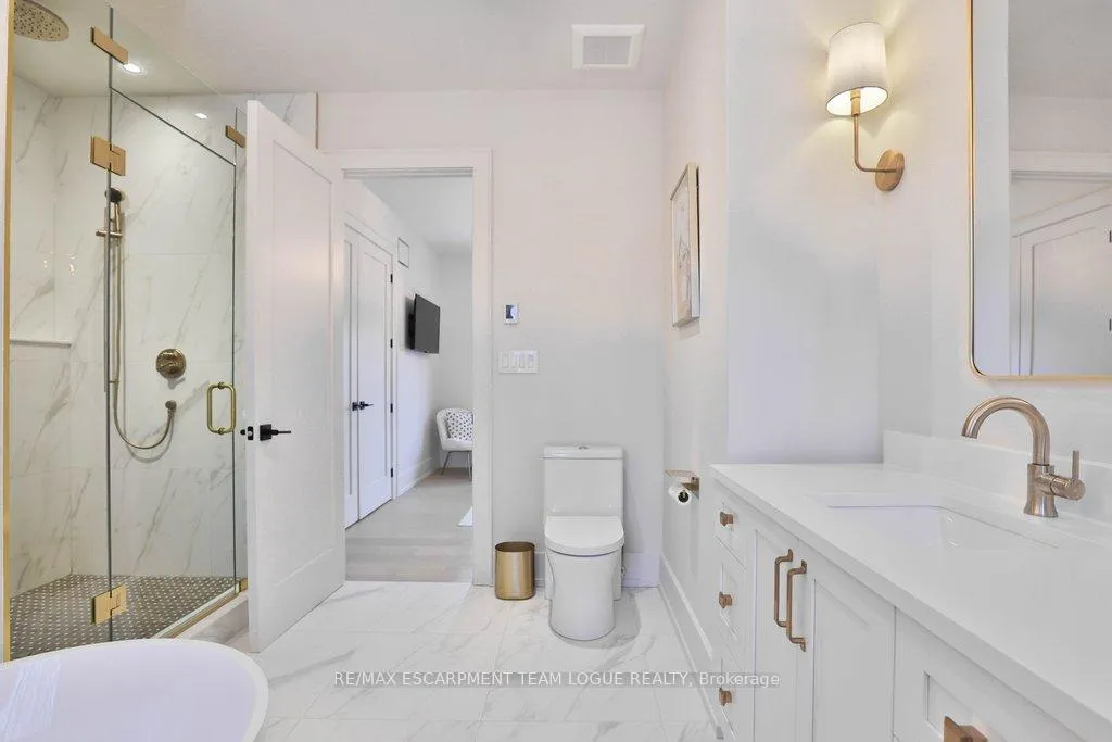 Photo 27 of 352 Wilson Avenue, Burlington, Shoreacres — HOMEH