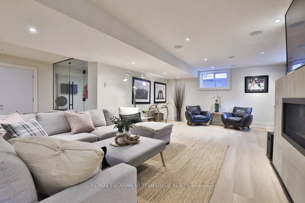 Photo 34 of 352 Wilson Avenue, Burlington, Shoreacres — HOMEH