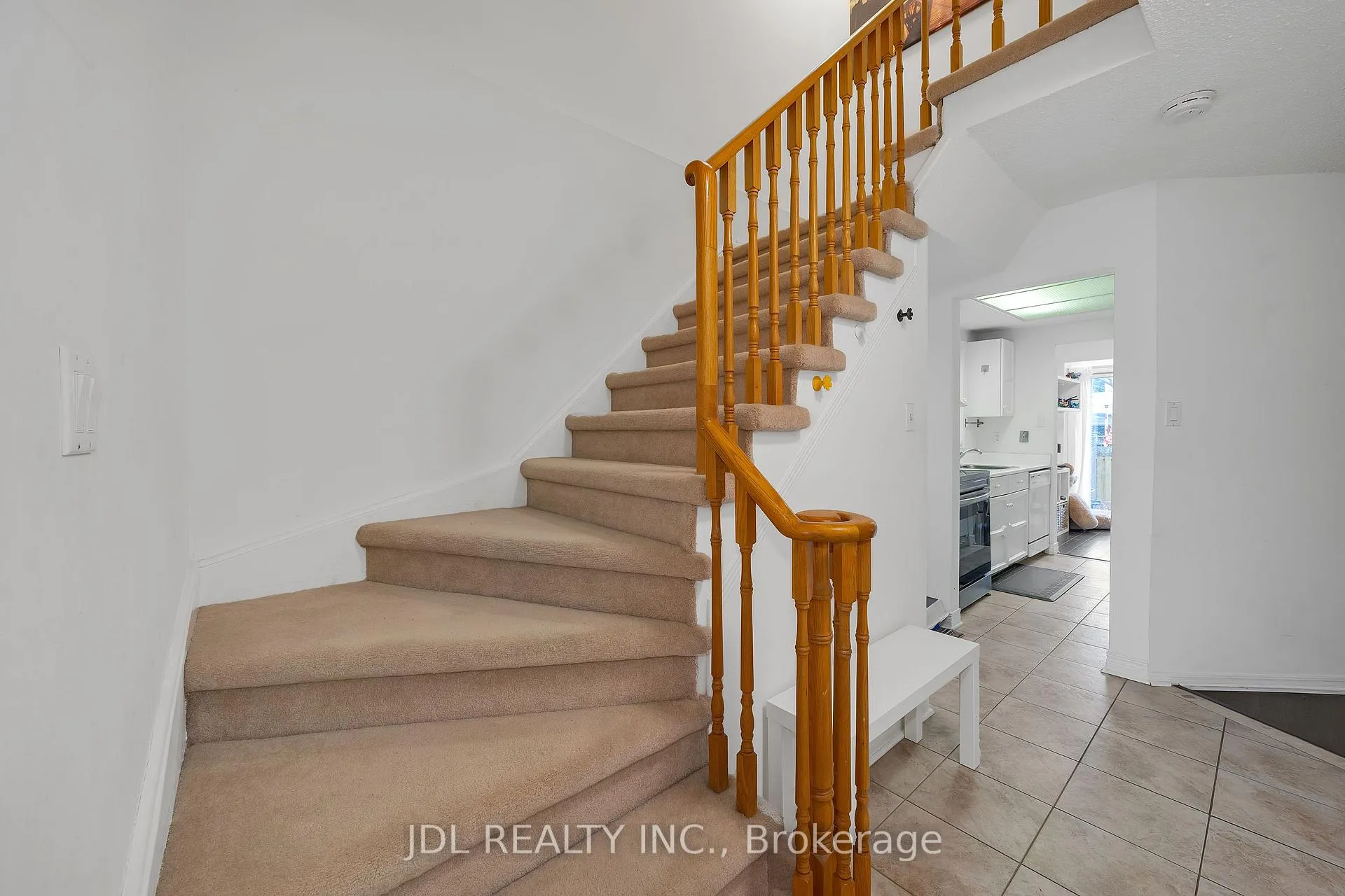 Photo 5 of 83 Reginald Crescent, Markham, Markham Village — HOMEH